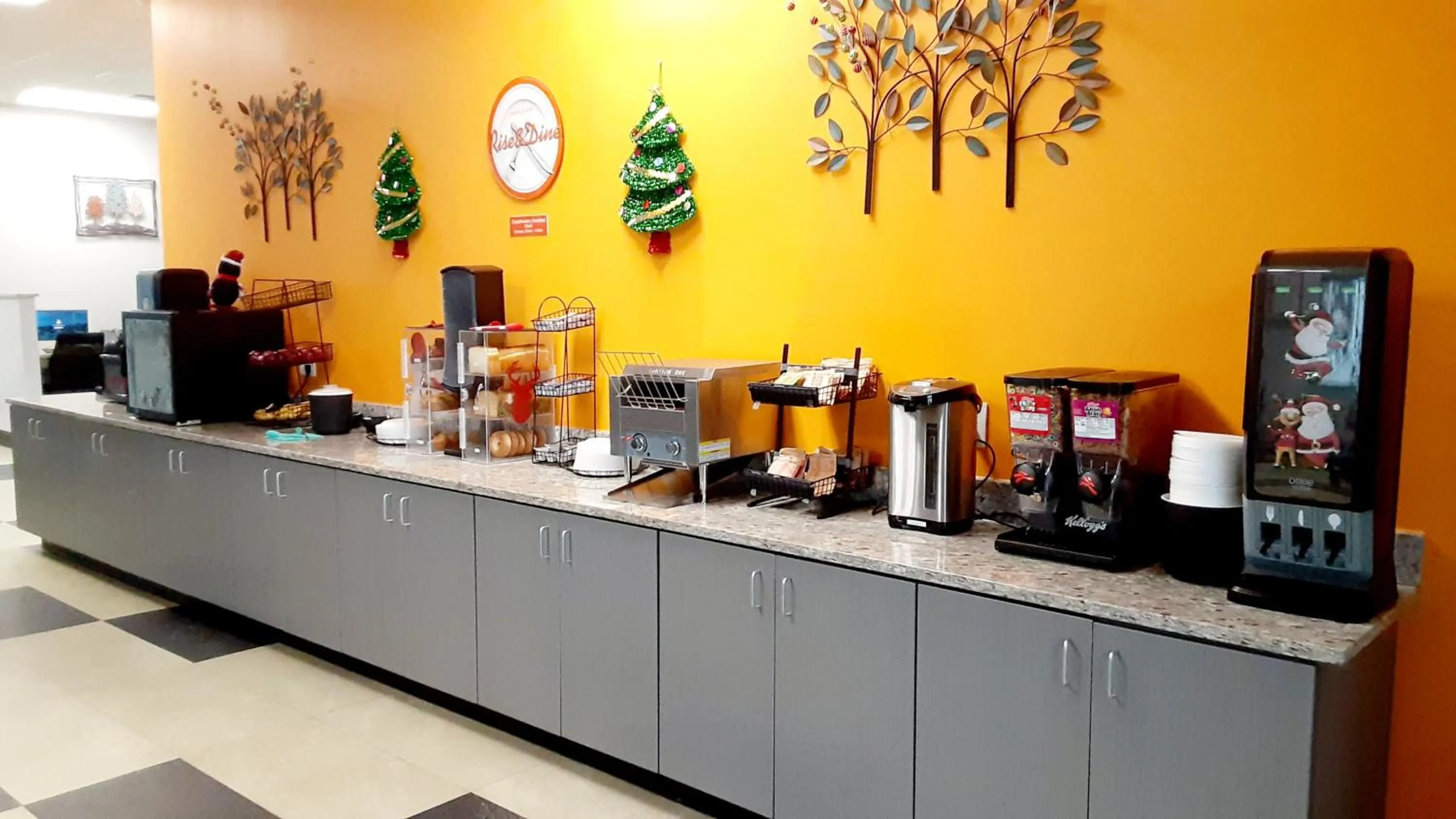 Breakfast in Howard Johnson by Wyndham Florence