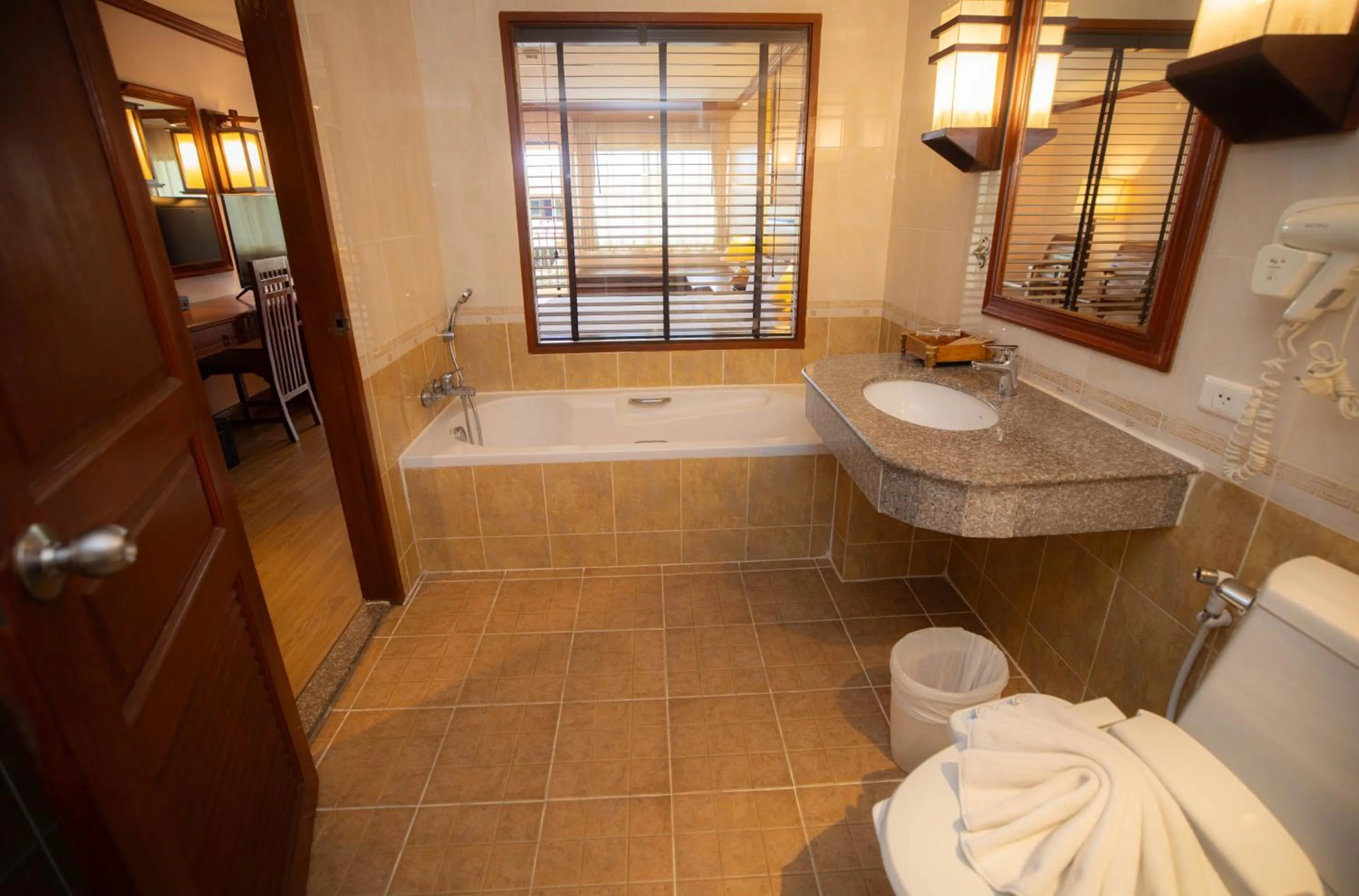 Baumanburi Hotel Patong