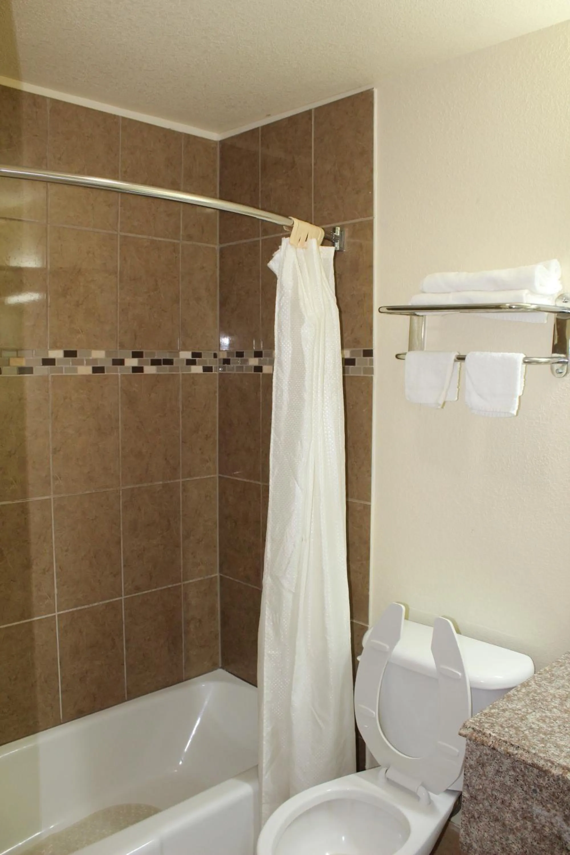 Bathroom in Evergreen Inn and R.V.