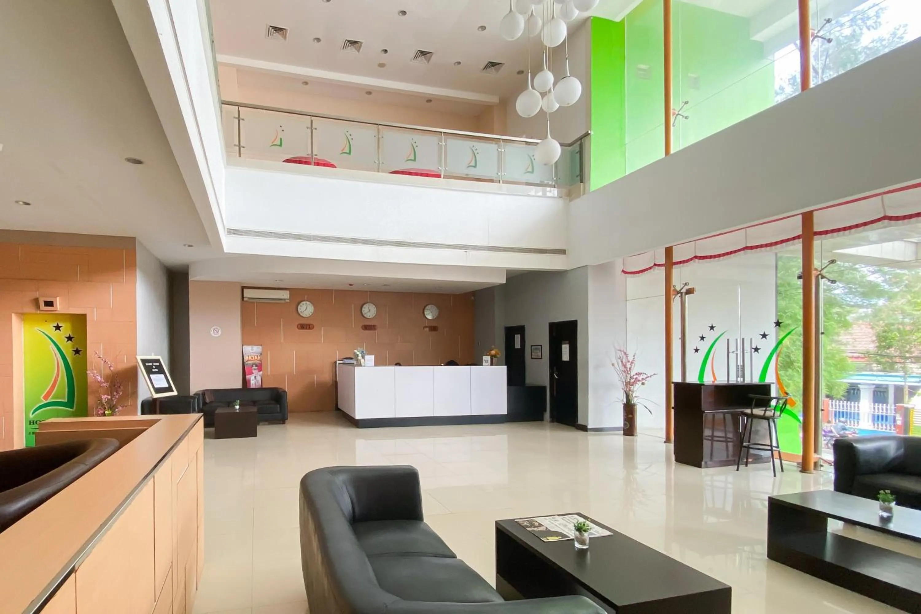 Lobby or reception in Urbanview Hotel Asyra Makassar