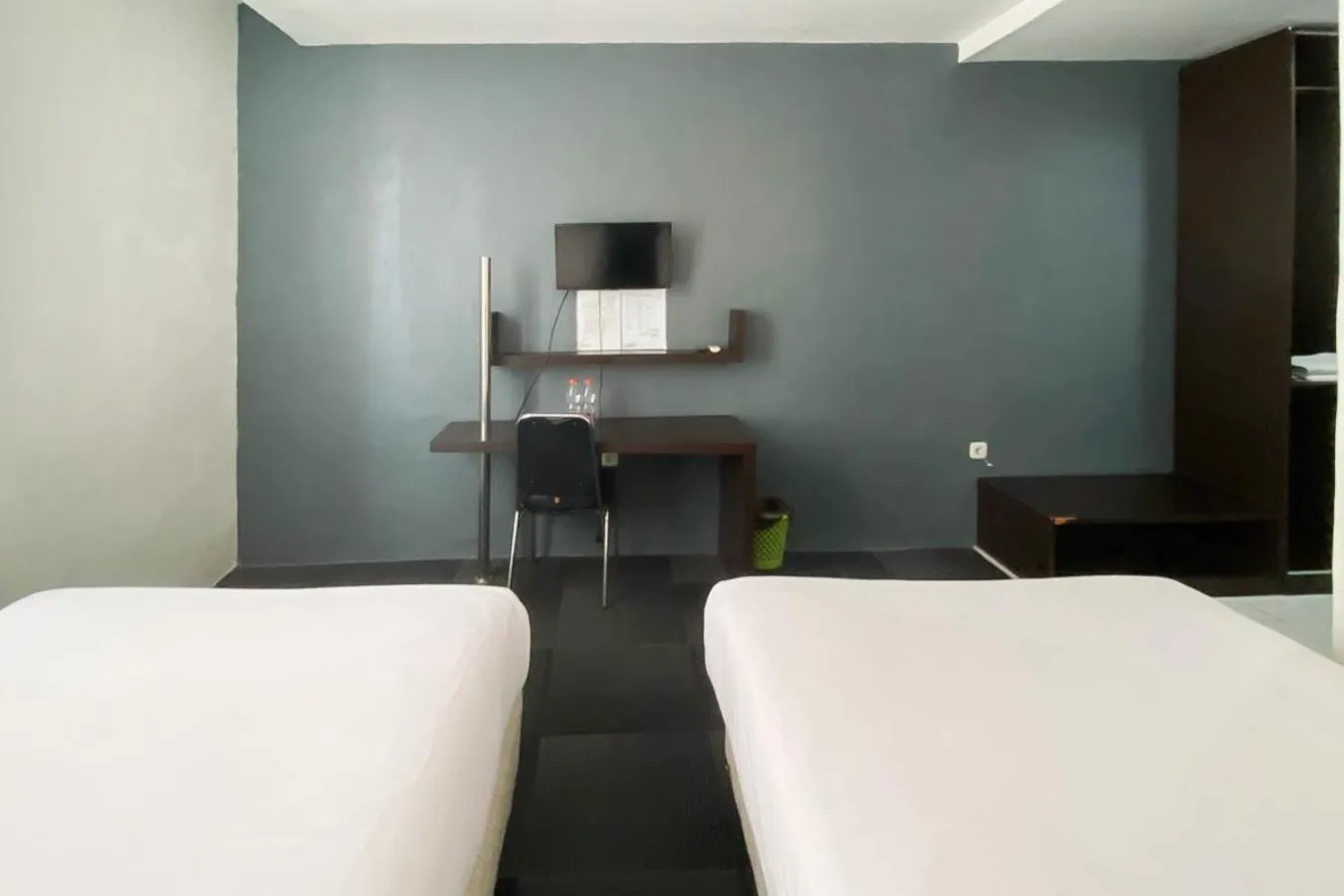 Bedroom, Bed in Urbanview Hotel Asyra Makassar