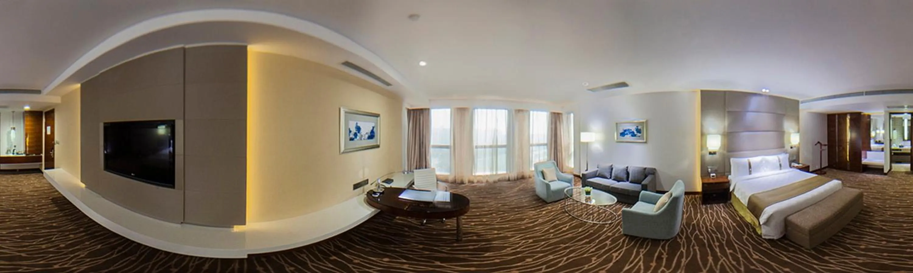 Photo of the whole room, Bed in Holiday Inn Chengdu Xindu by IHG