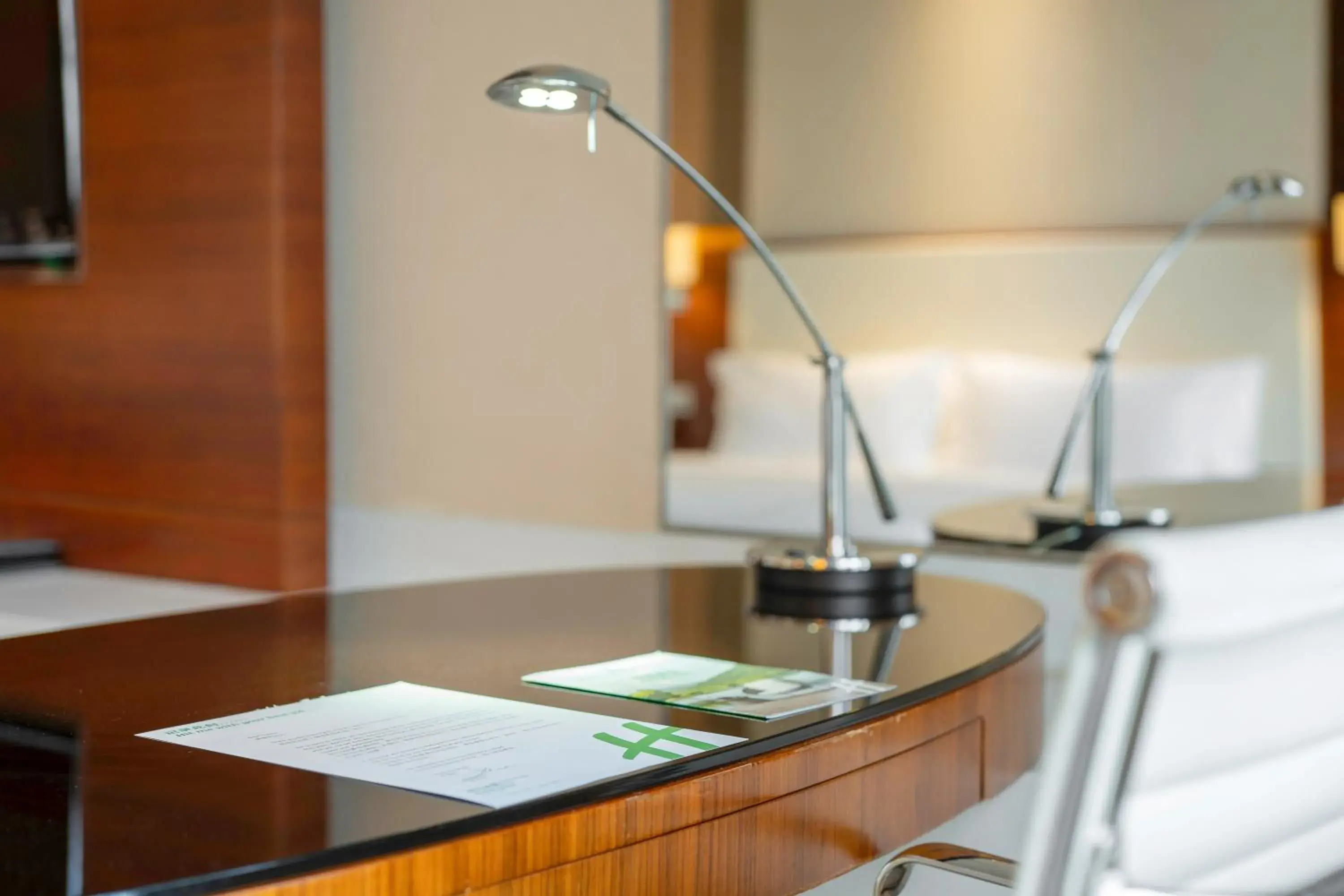 Standard King Room - Smoking in Holiday Inn Chengdu Xindu by IHG Standard King Room - Smoking in Holiday Inn Chengdu Xindu by IHG