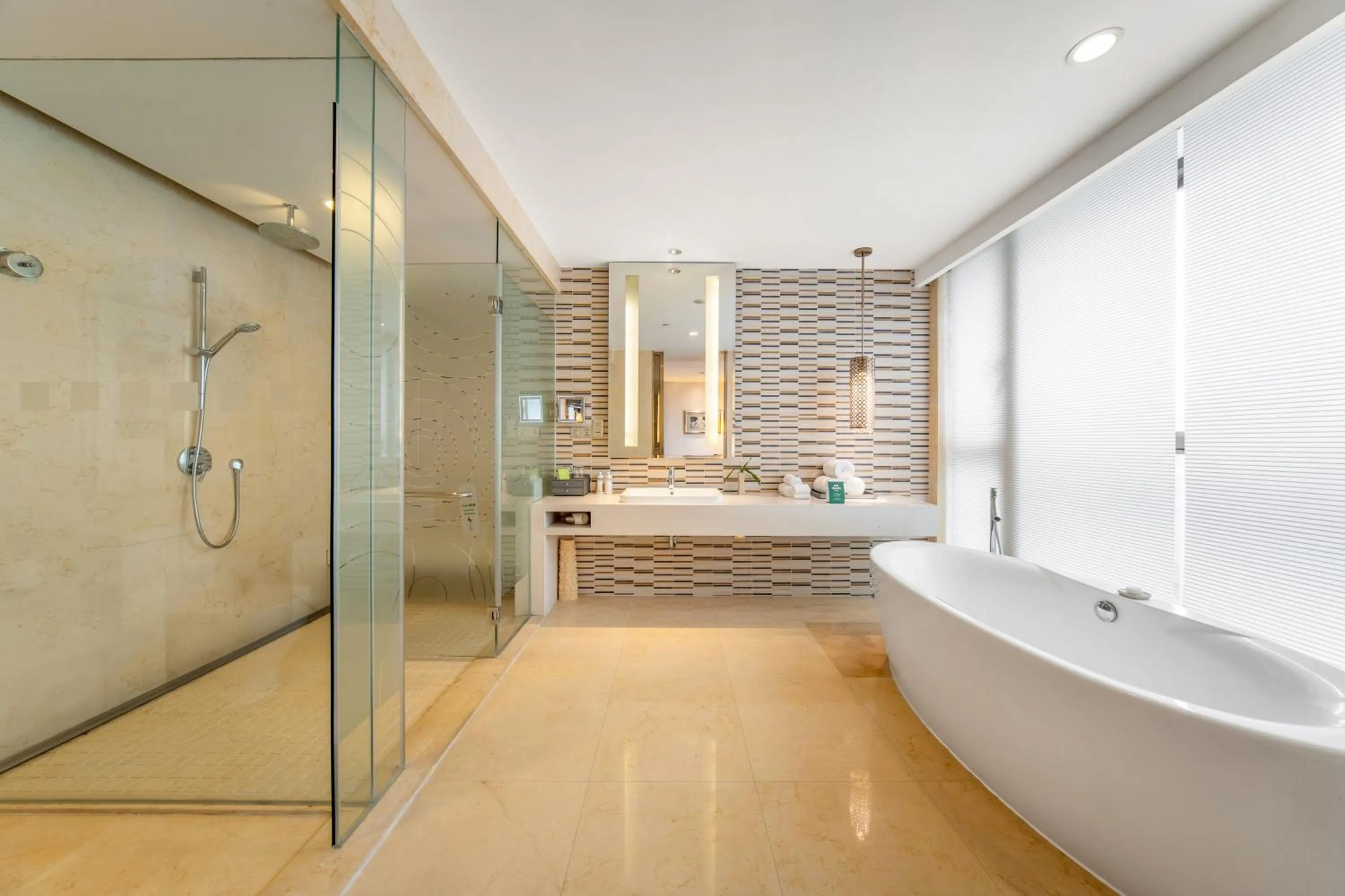 Shower in Holiday Inn Chengdu Xindu by IHG