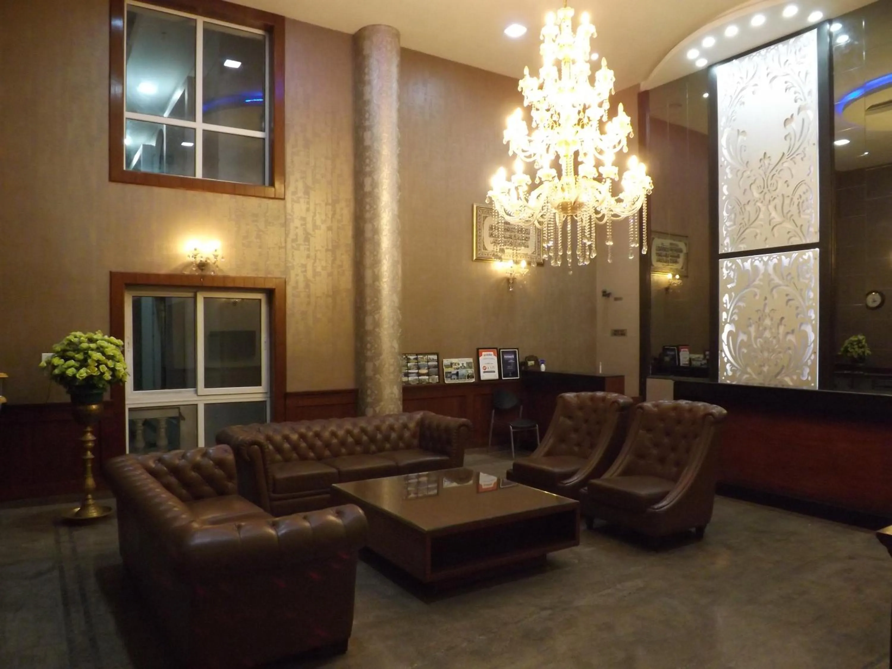Lobby or reception in The Majestic Crown