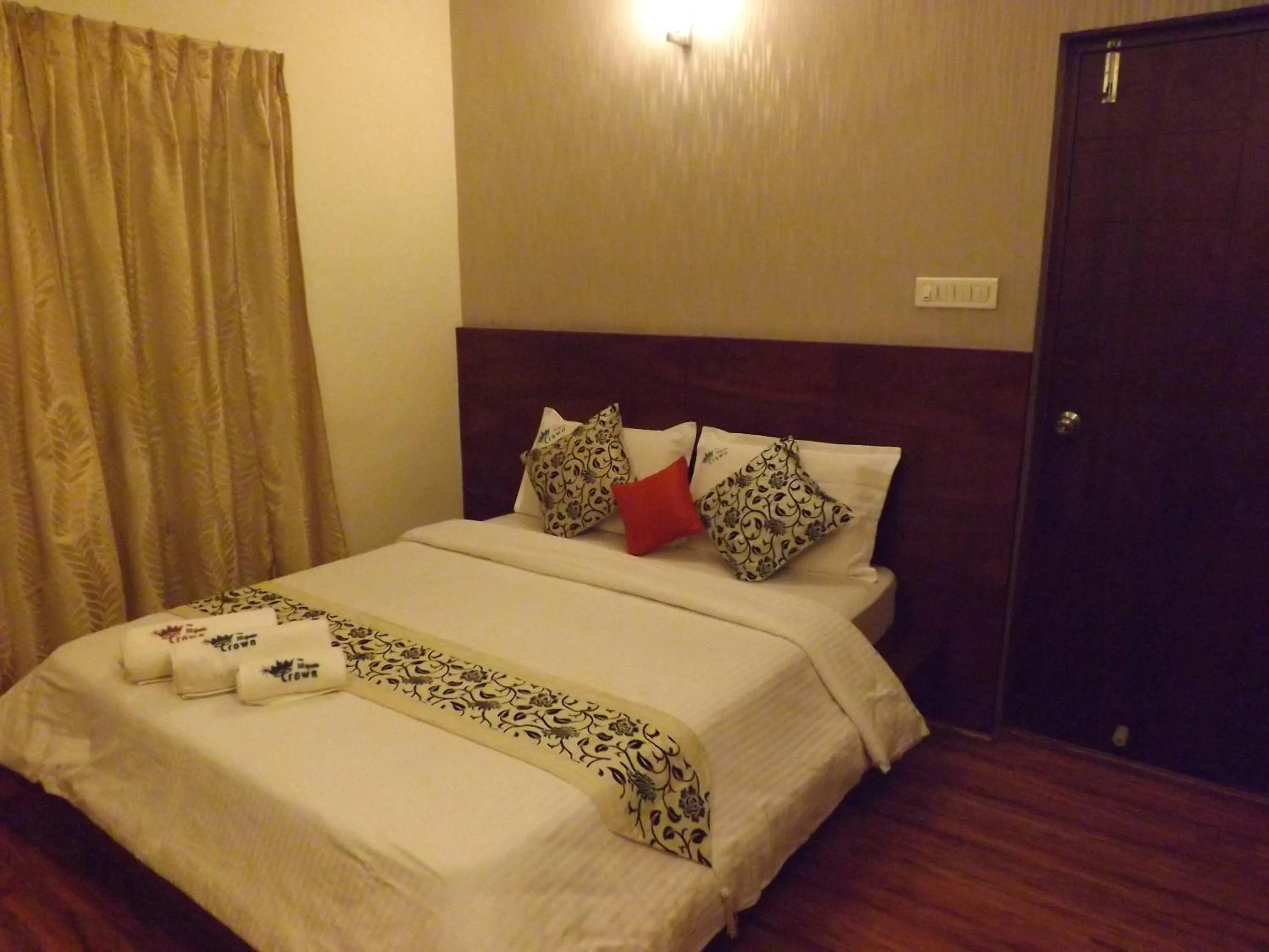 Bed in The Majestic Crown