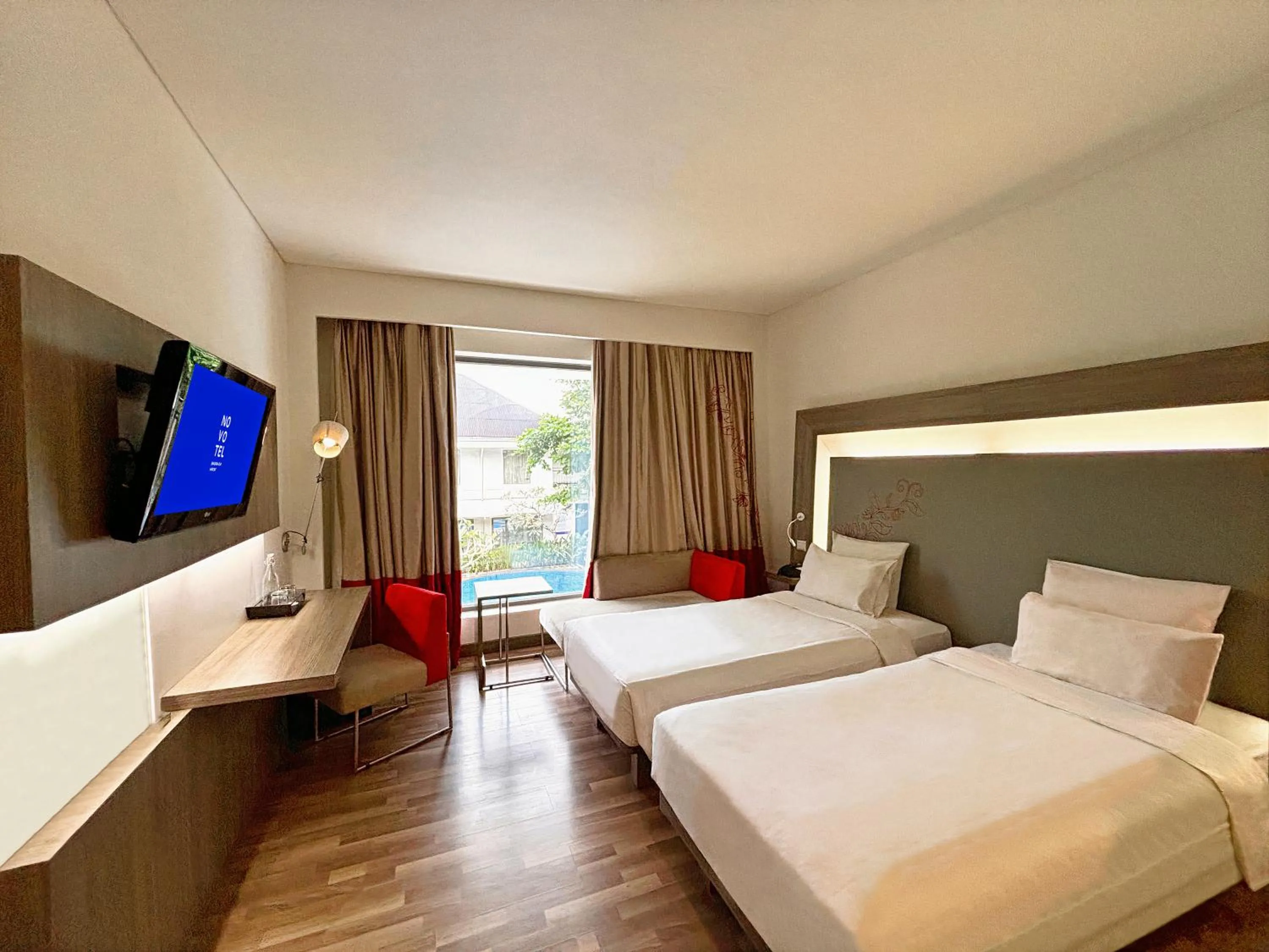 View (from property/room), Bed in Novotel Banjarmasin Airport