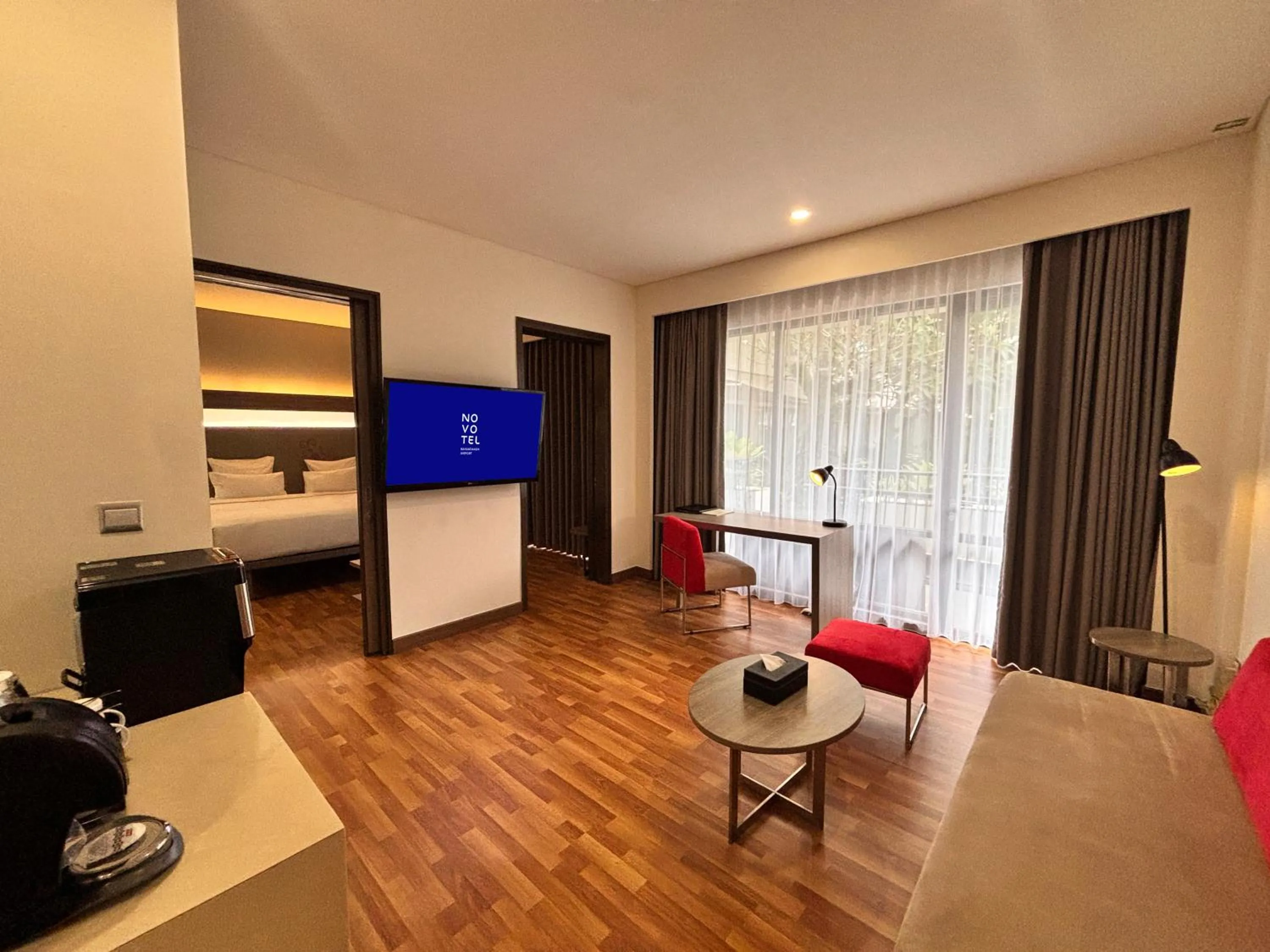 Living room, Bed in Novotel Banjarmasin Airport