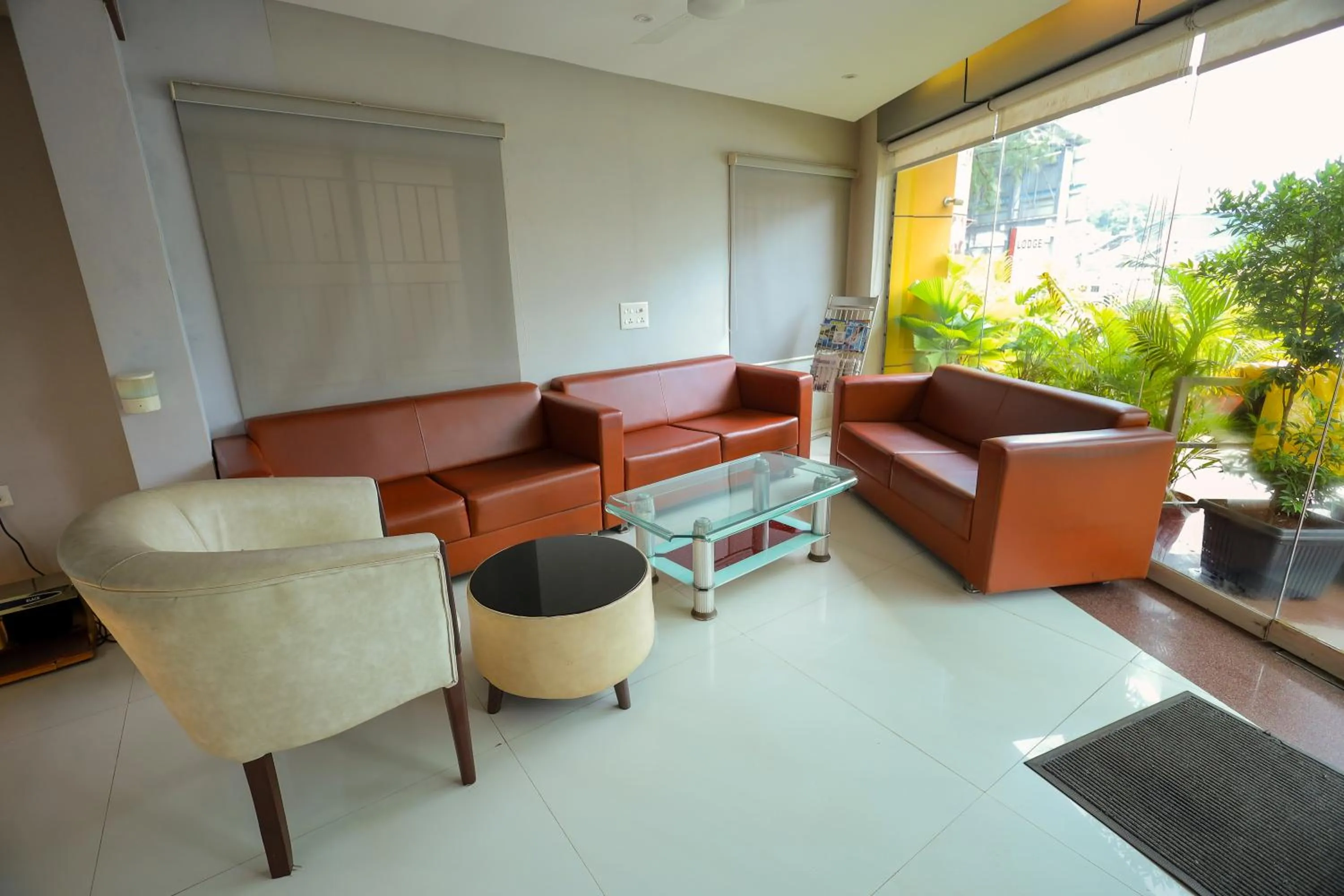 Lobby or reception in Metro Plaza Hotel by RAK Rooms, Mangaluru