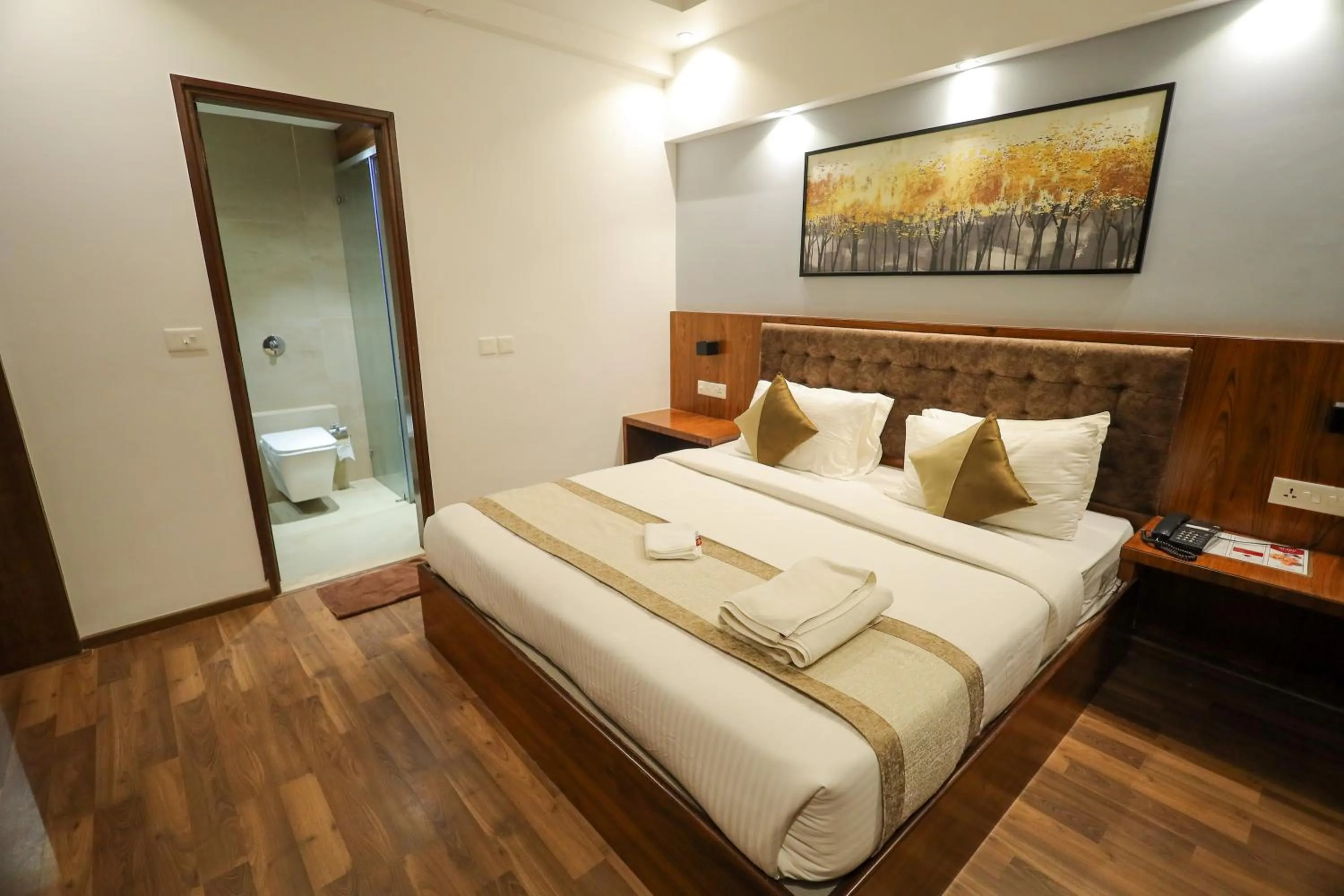 Bedroom, Bed in Metro Plaza Hotel by RAK Rooms, Mangaluru