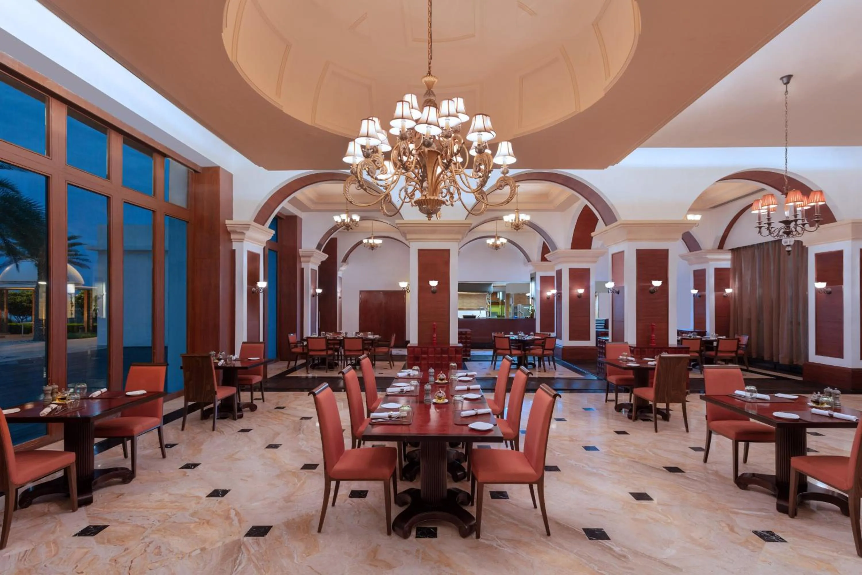 Restaurant/places to eat in Le Meridien Coimbatore