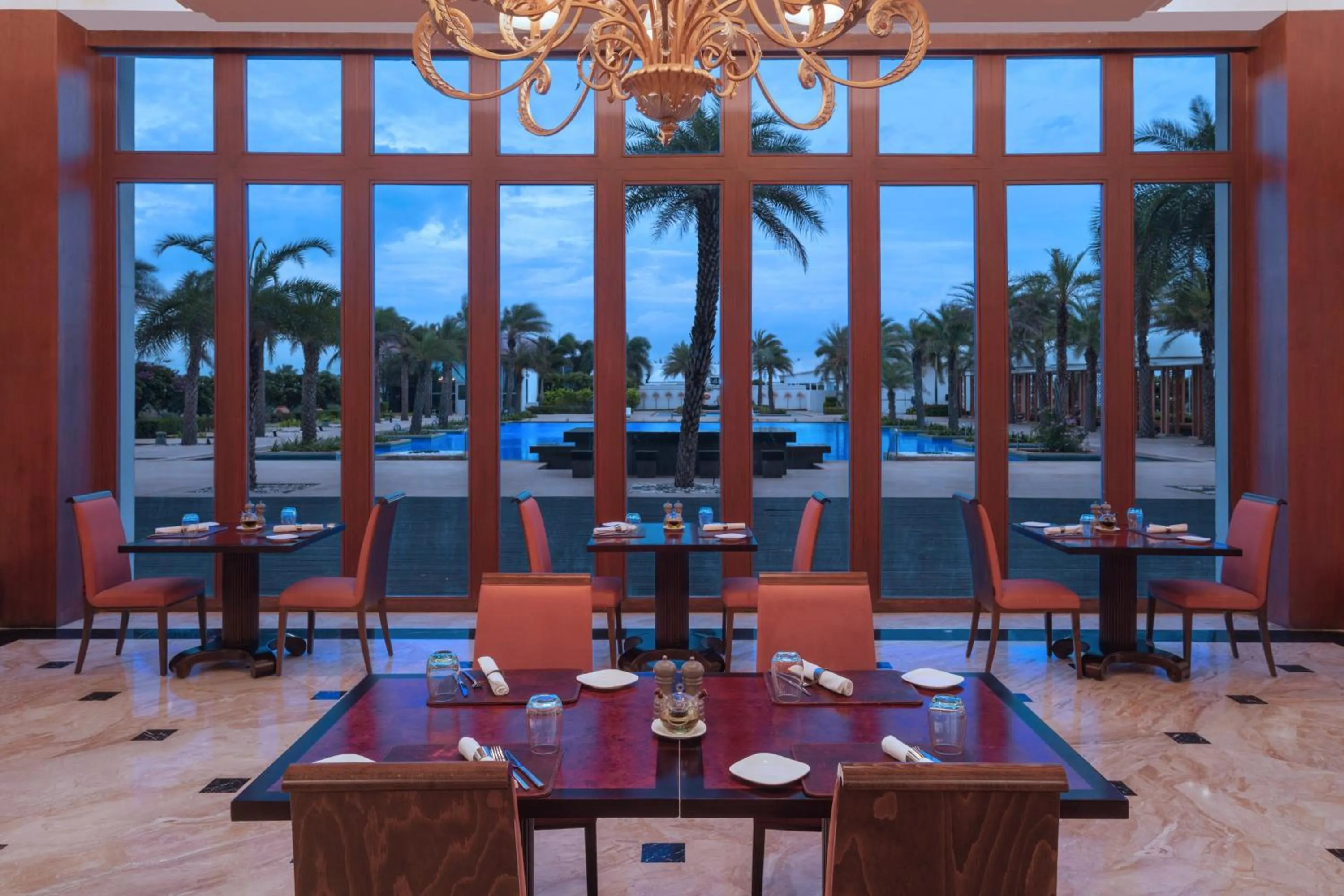 Restaurant/places to eat in Le Meridien Coimbatore