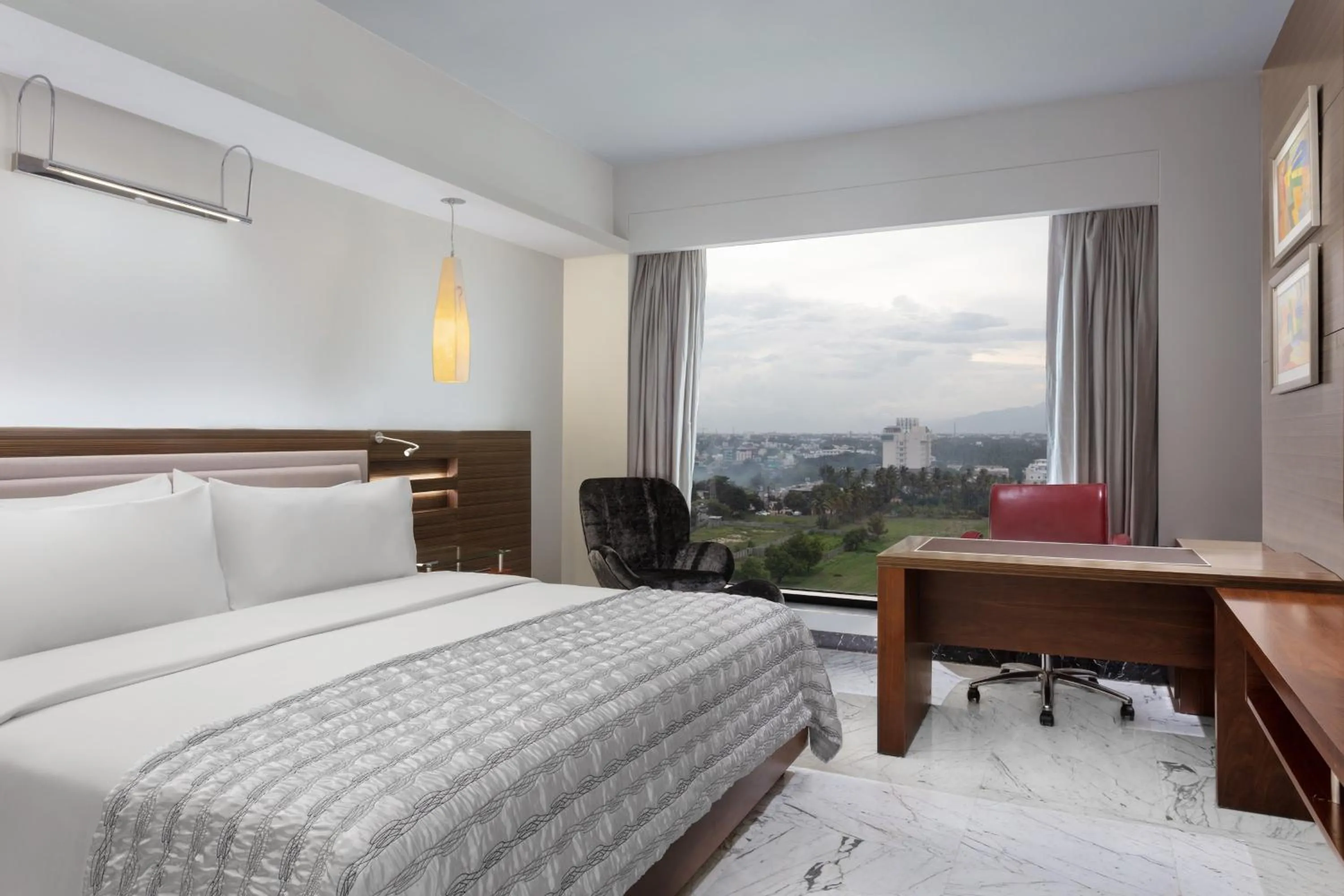 Bedroom, Bed in Le Meridien Coimbatore