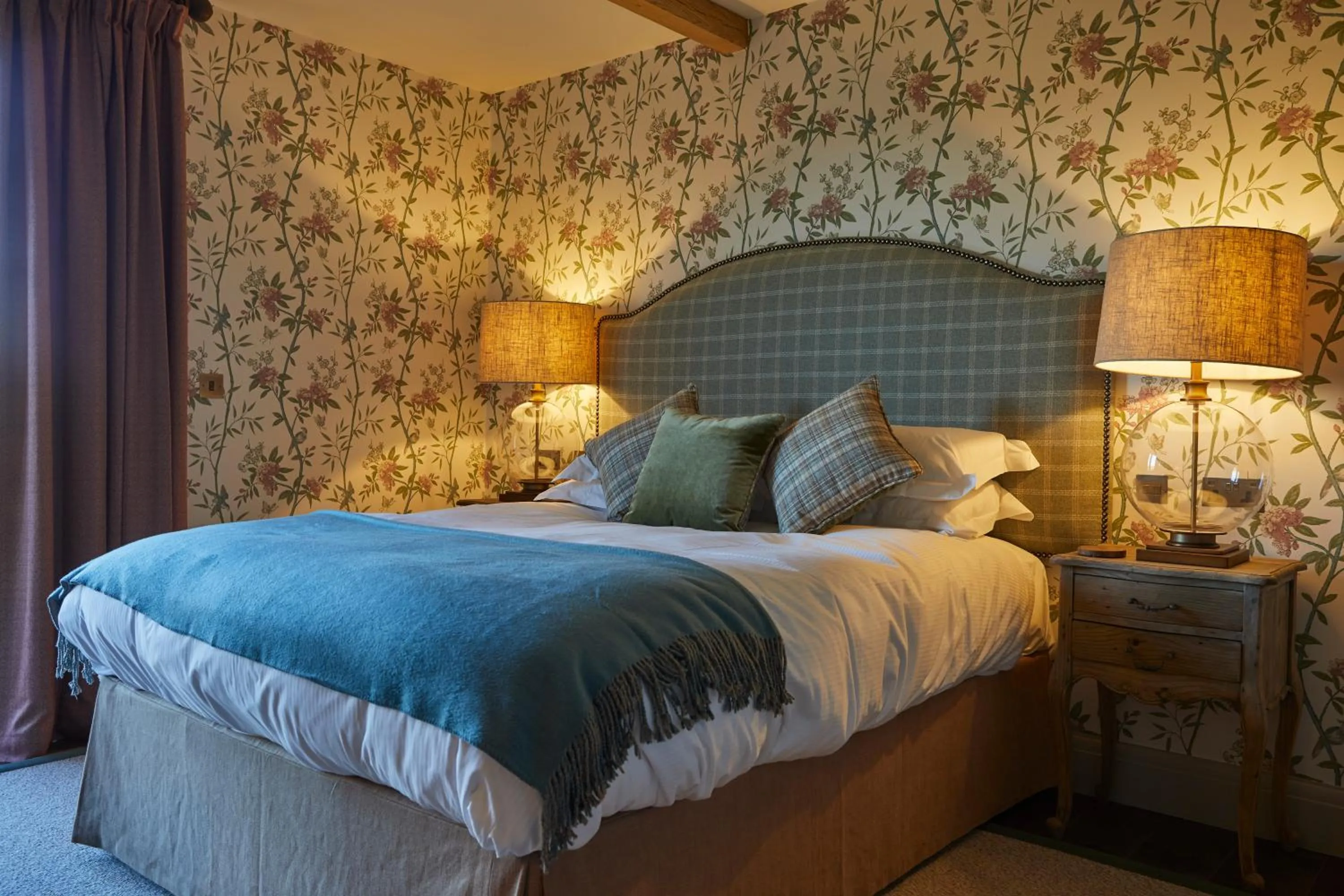 Bedroom, Bed in The Duncombe Arms