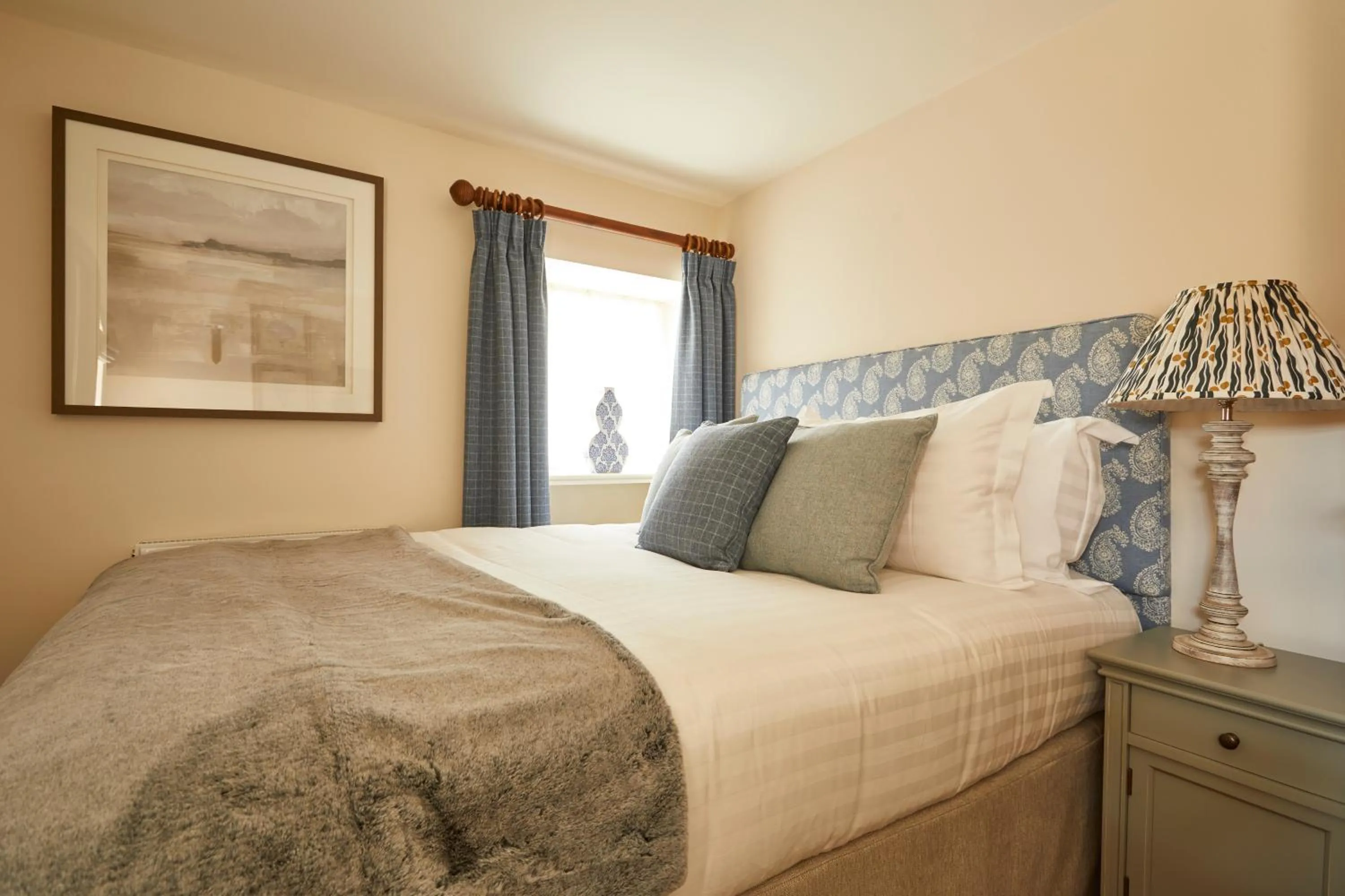 Bedroom, Bed in The Duncombe Arms