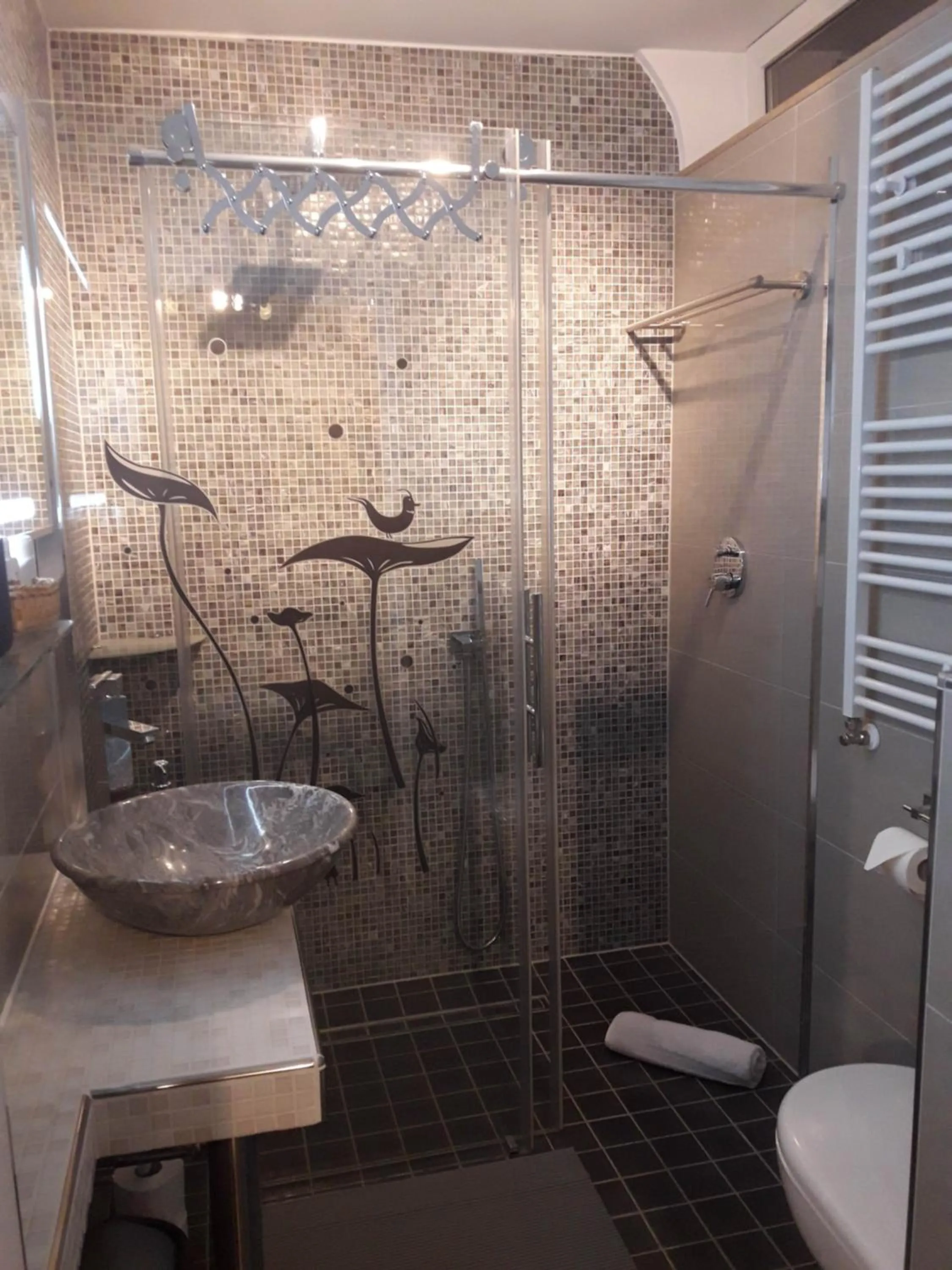 Bathroom in GÄSTEHAUS LIFESTYLE