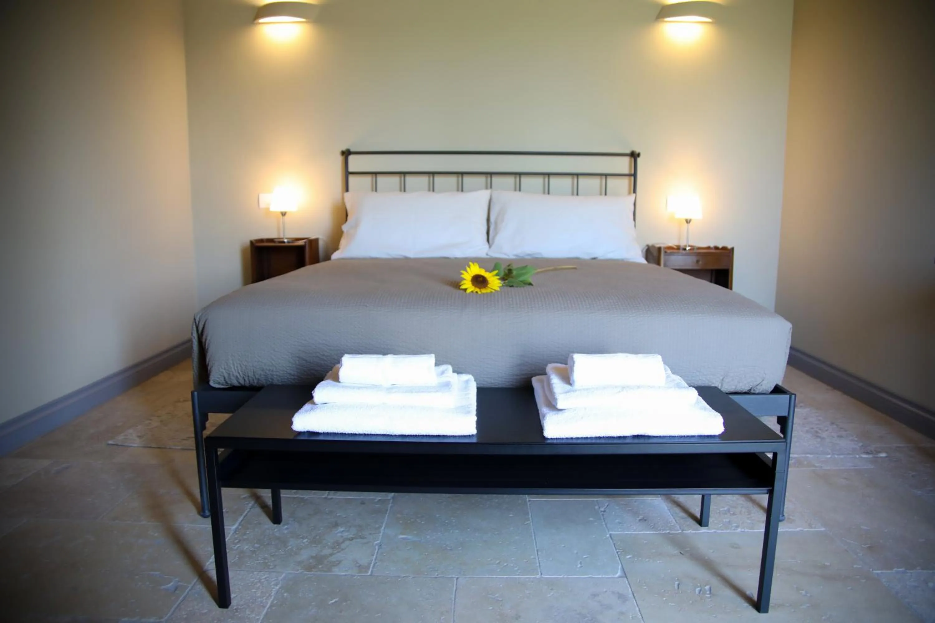 Bedroom, Bed in Villa Angela Country House