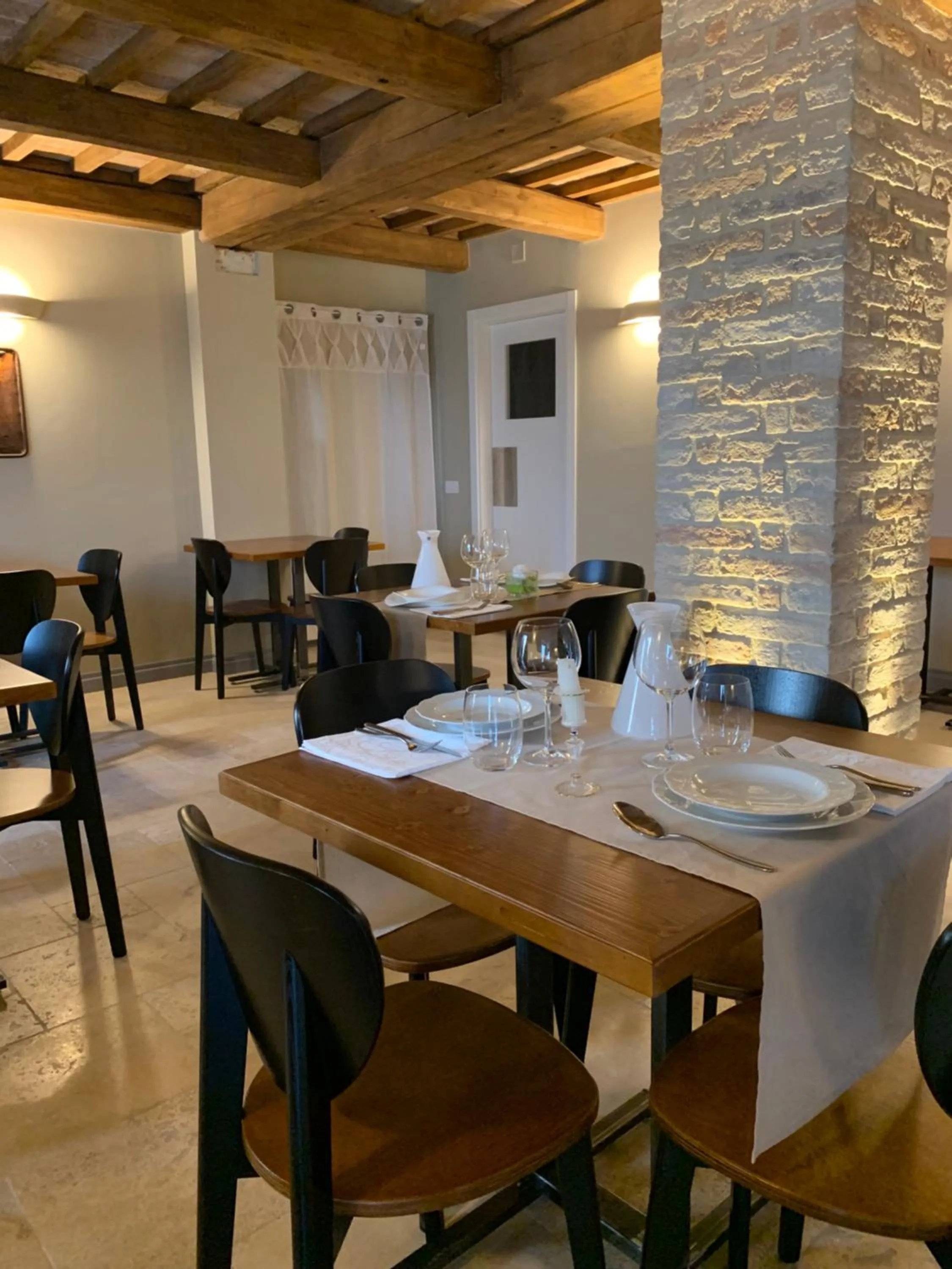 Restaurant/places to eat in Villa Angela Country House