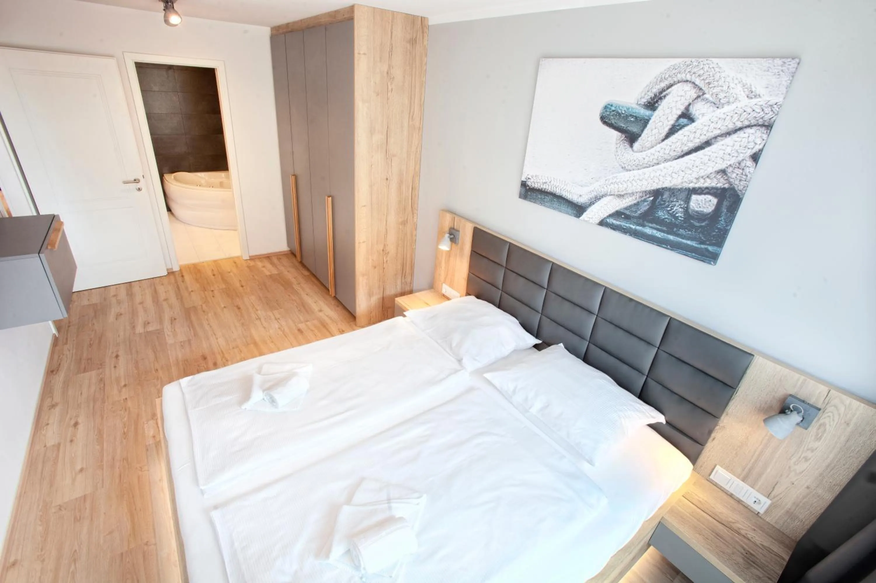 Bed in Marina Apartments Regensburg