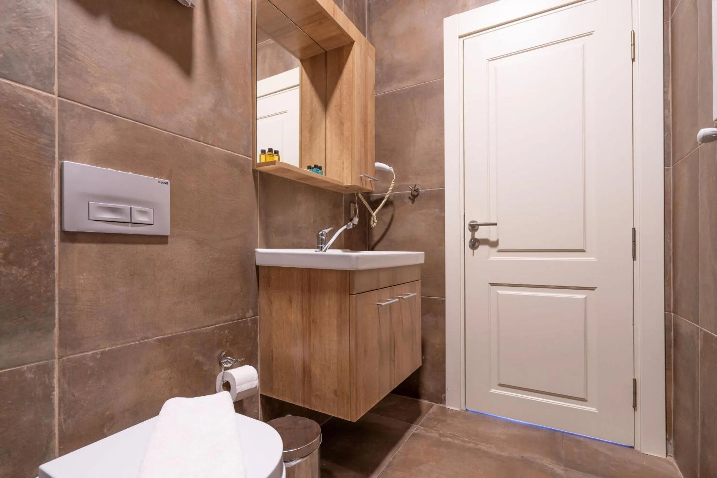 Shower in Eleven Aparts