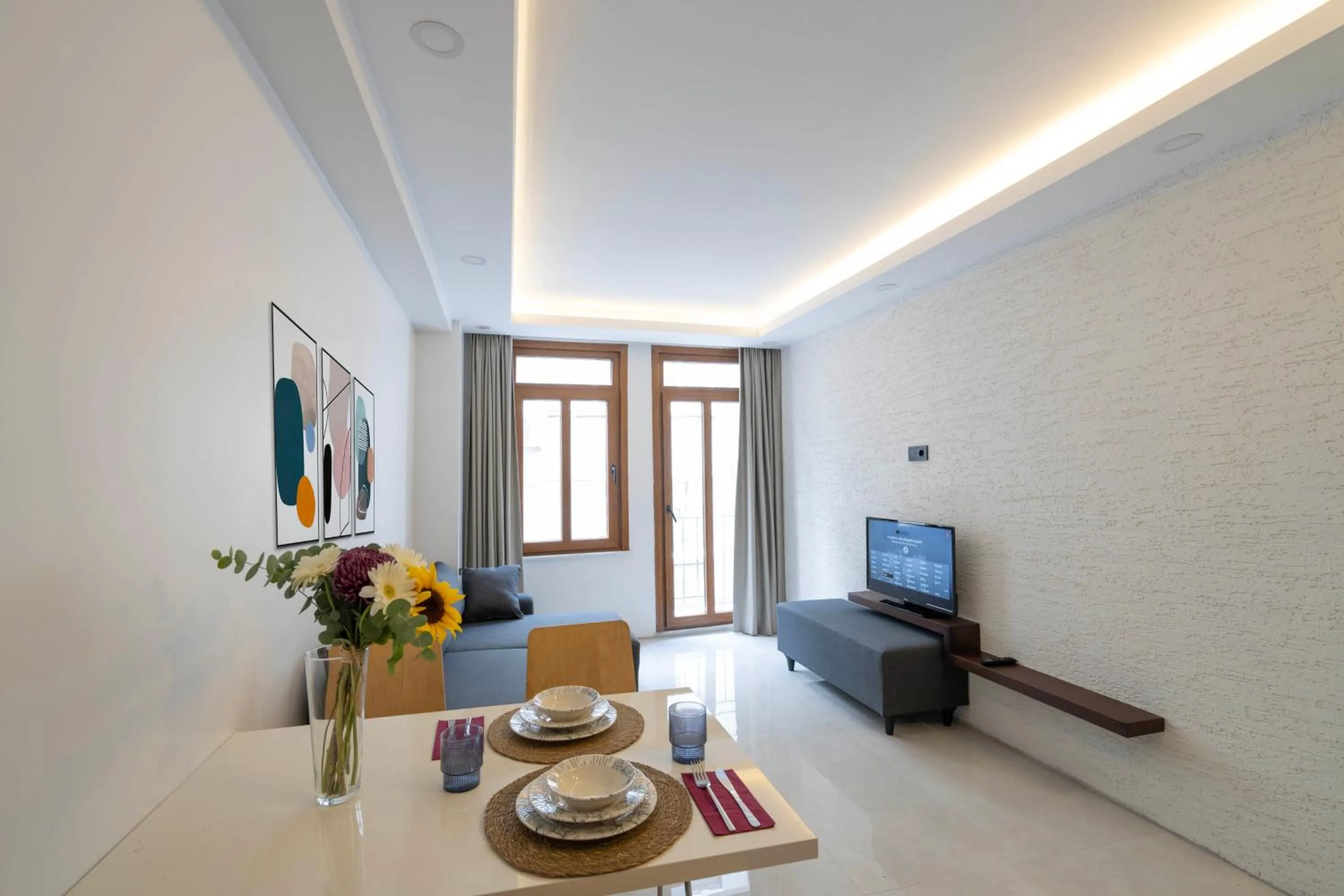 TV and multimedia in Eleven Aparts