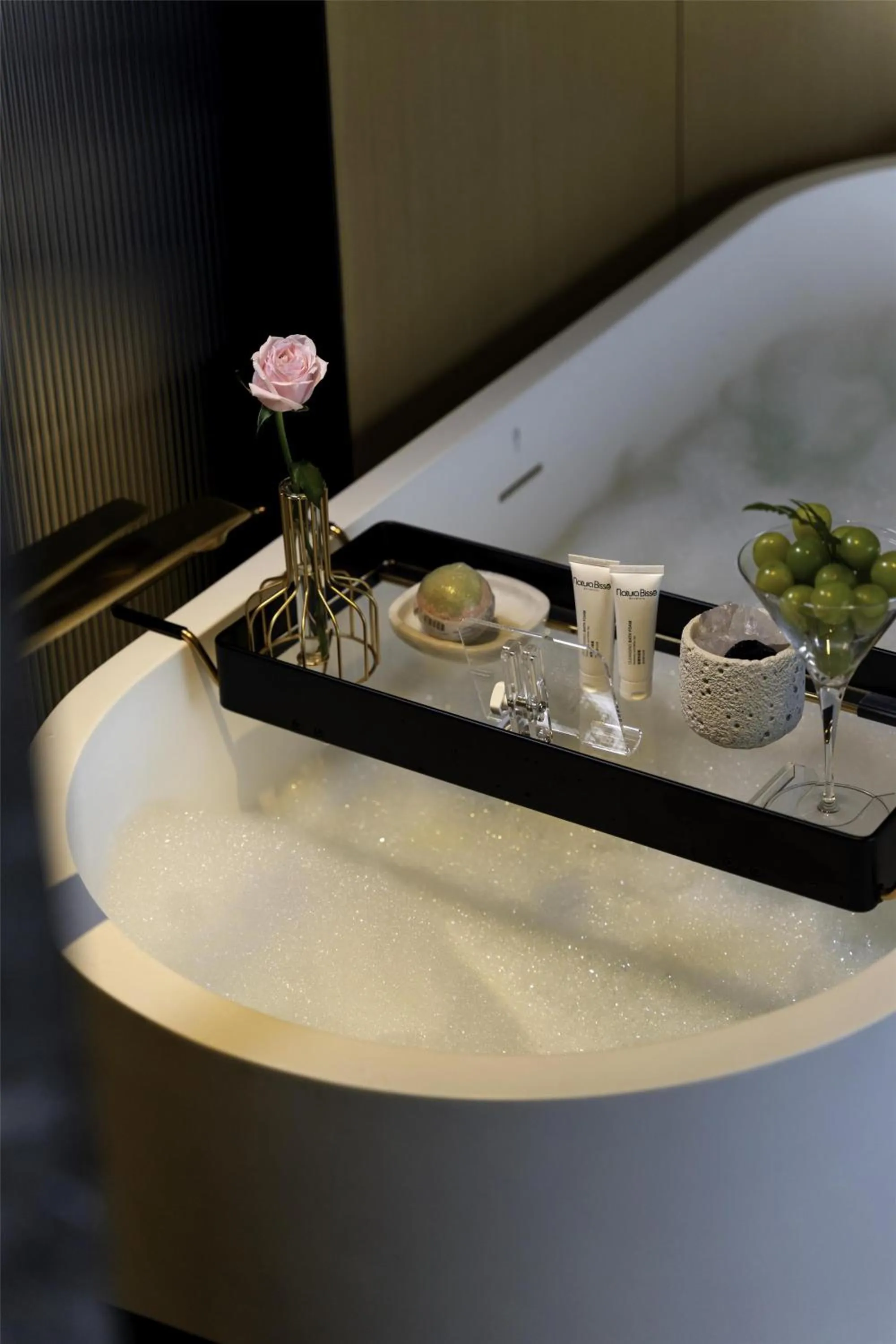 Bedroom in Kempinski Hotel Hangzhou