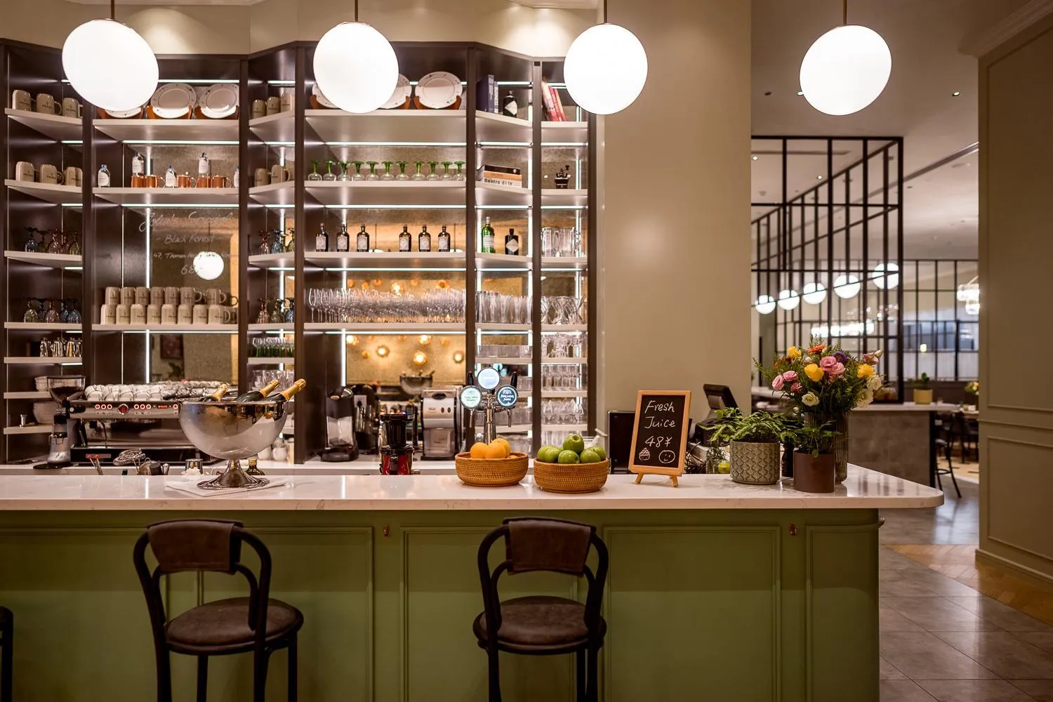 Restaurant/places to eat in Kempinski Hotel Hangzhou