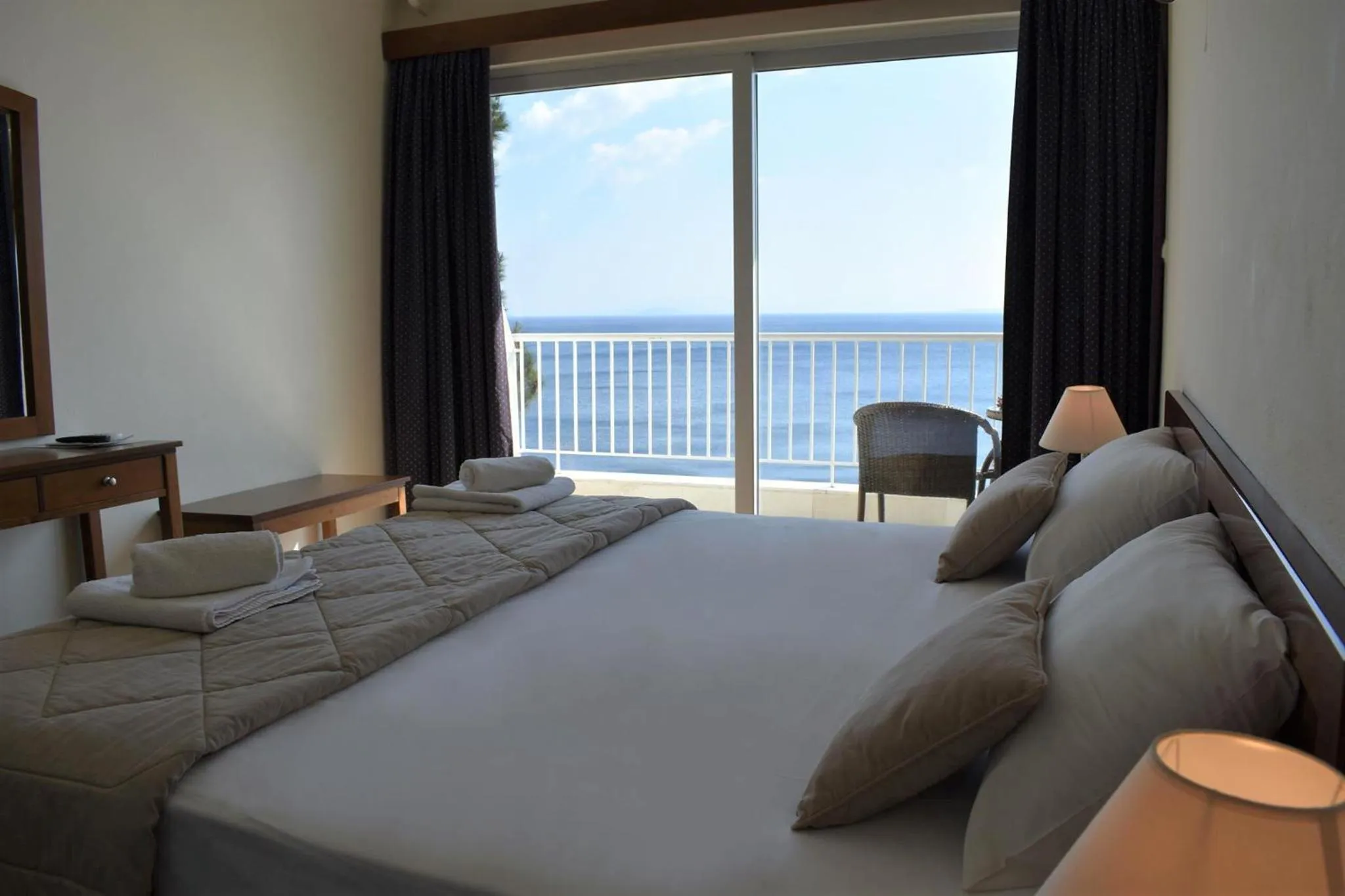 Bed in Hotel Cokkinis