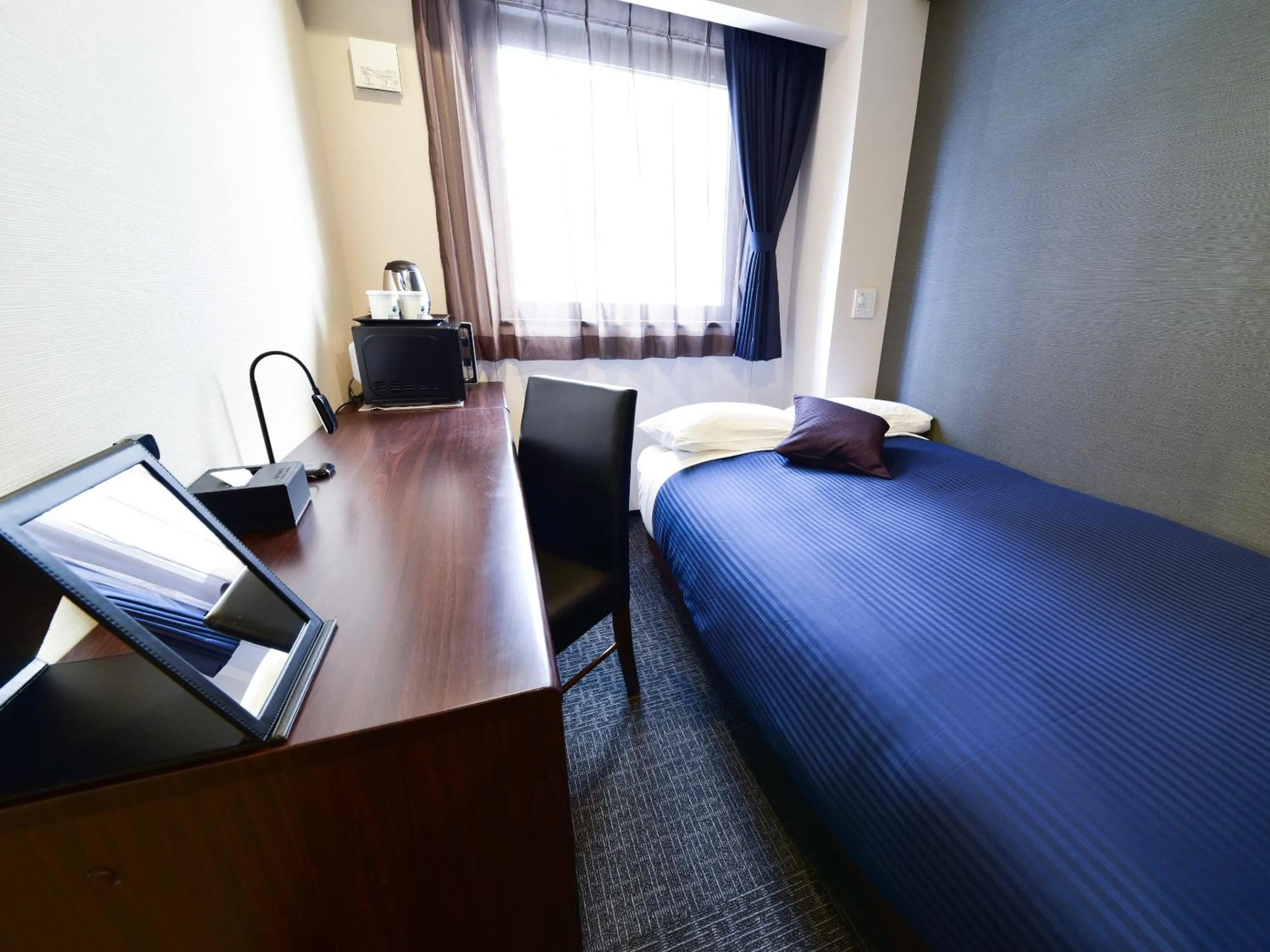 Photo of the whole room, Bed in HOTEL LiVEMAX Toyosu-Ekimae