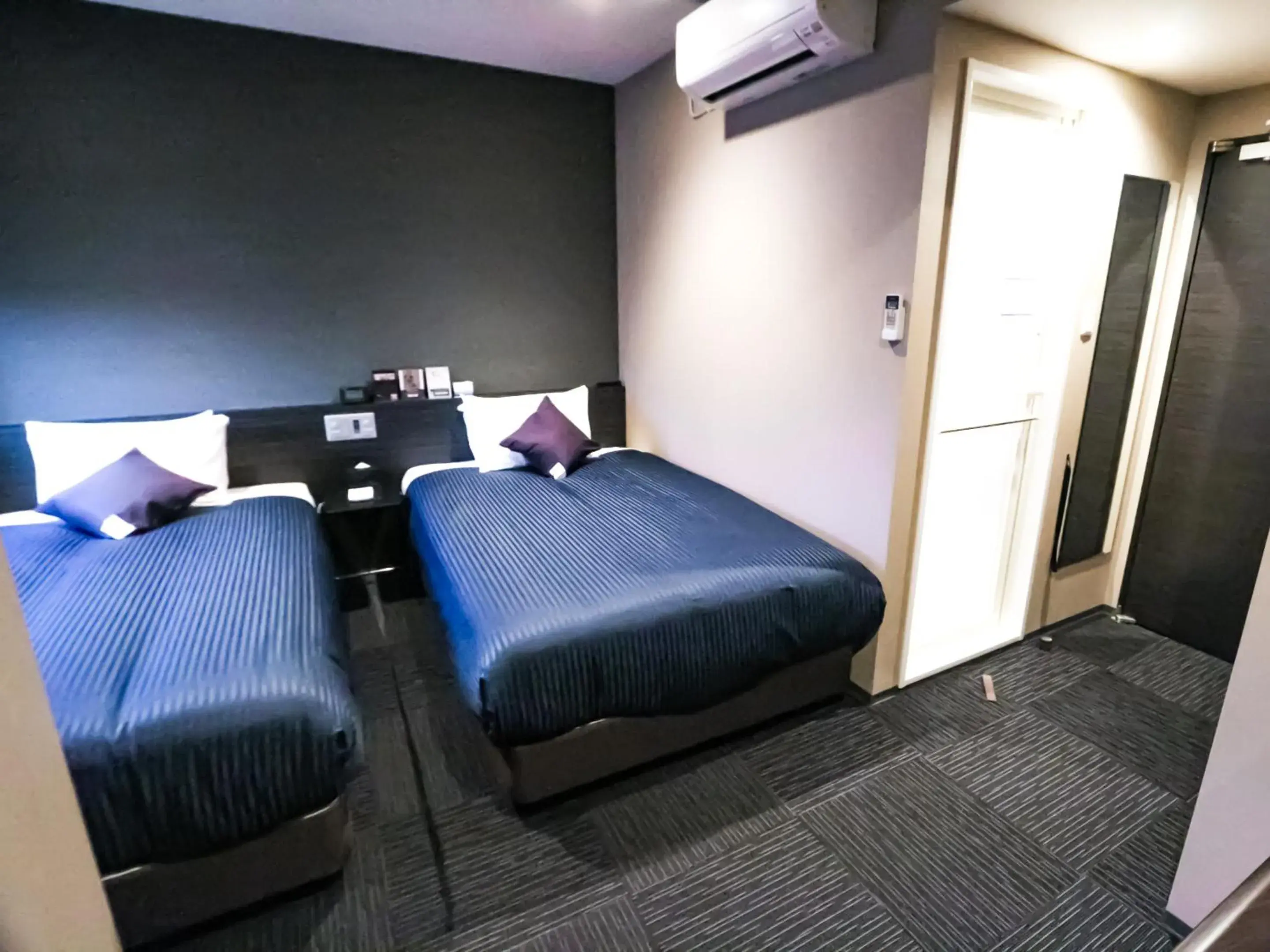 Twin Room - single occupancy - Non-Smoking in HOTEL LiVEMAX Tokyo-Otsuka Ekimae Twin Room - single occupancy - Non-Smoking in HOTEL LiVEMAX Tokyo-Otsuka Ekimae