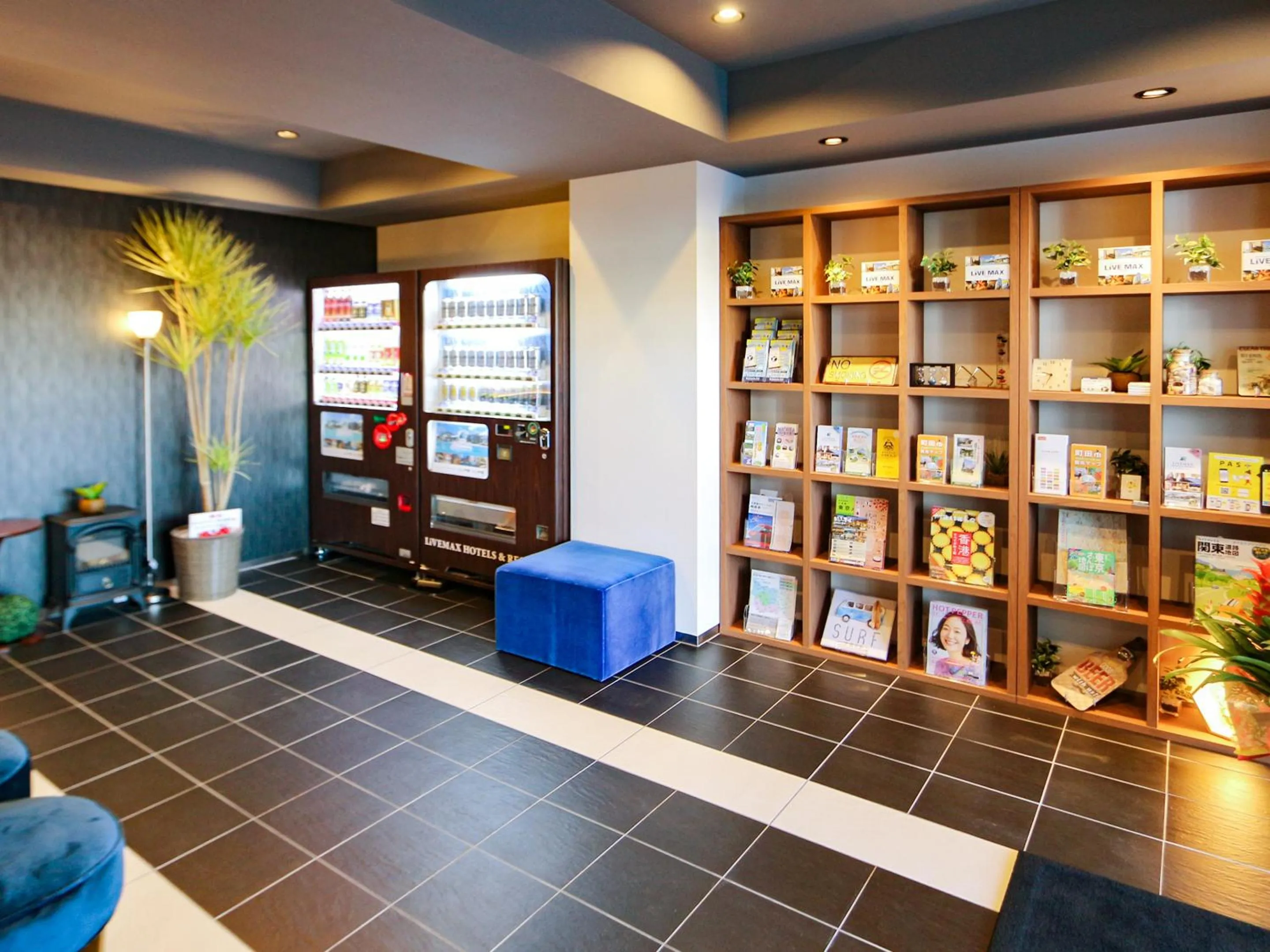 Lobby or reception in HOTEL LiVEMAX Machida-Ekimae