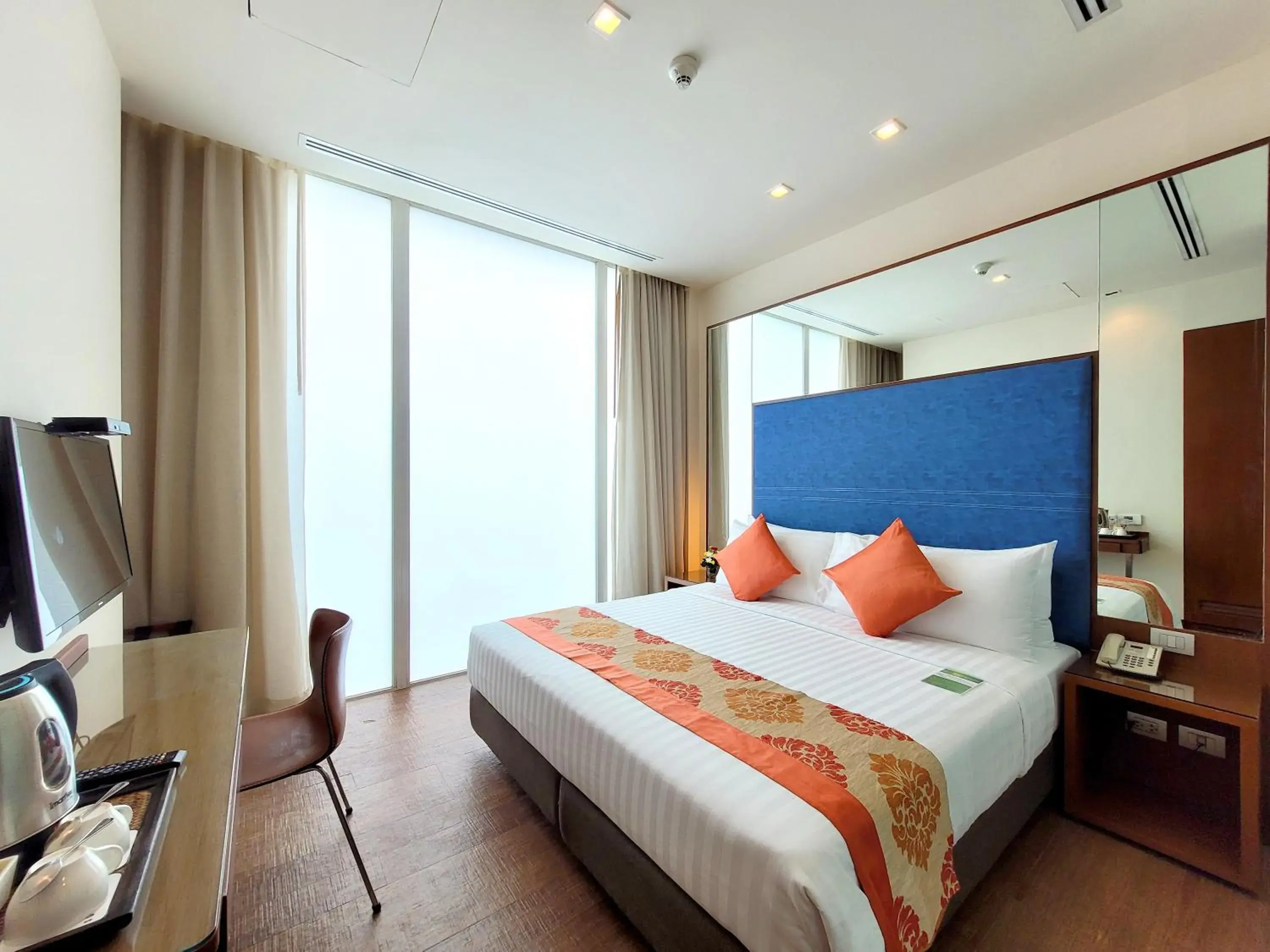 Saffron Premier King in On 8 Sukhumvit Nana Bangkok by Compass Hospitality Saffron Premier King in On 8 Sukhumvit Nana Bangkok by Compass Hospitality