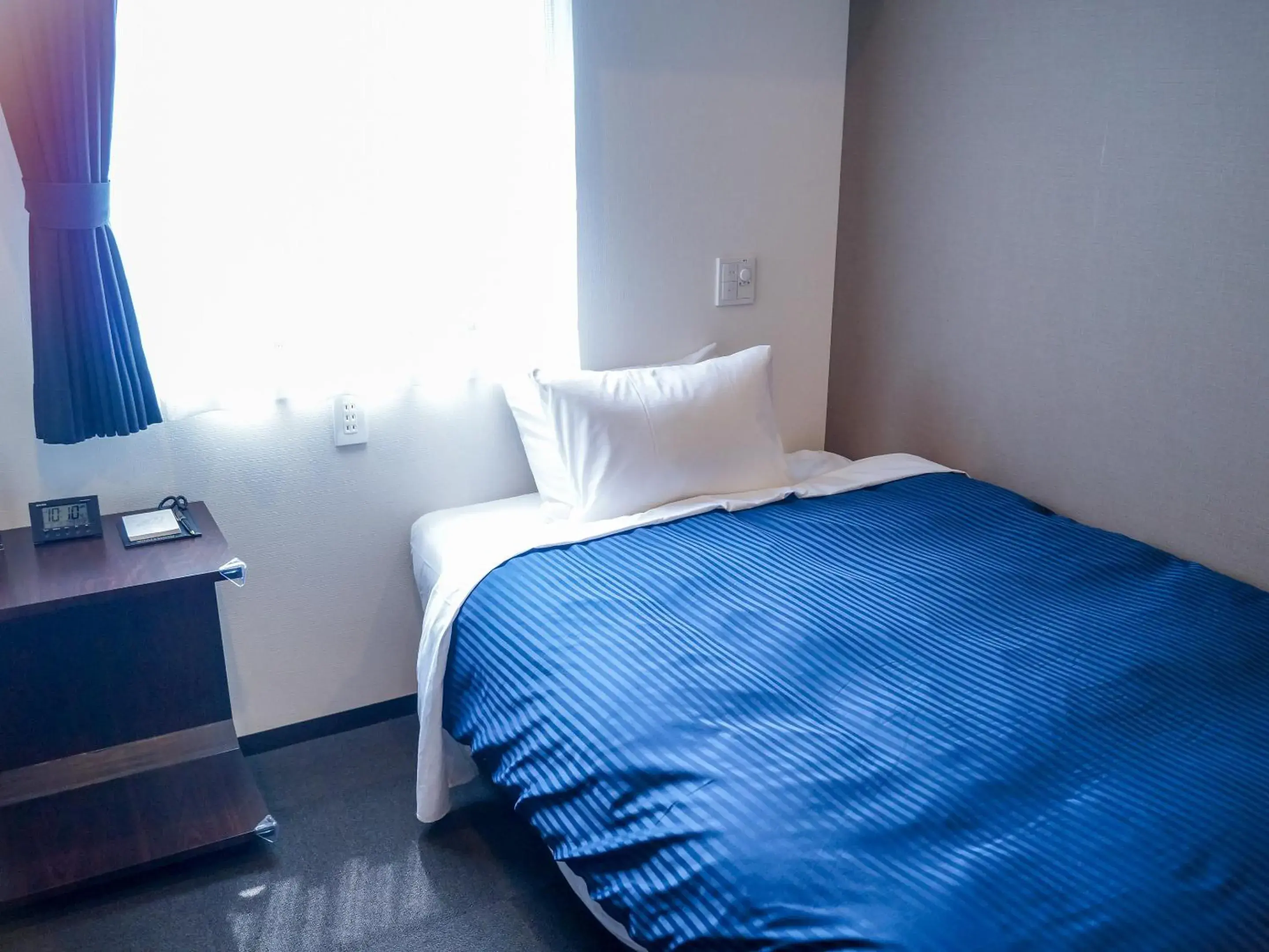 Semi Double Room - single occupancy - Smoking in HOTEL LiVEMAX Saitama-Asaka-Ekimae Semi Double Room - single occupancy - Smoking in HOTEL LiVEMAX Saitama-Asaka-Ekimae