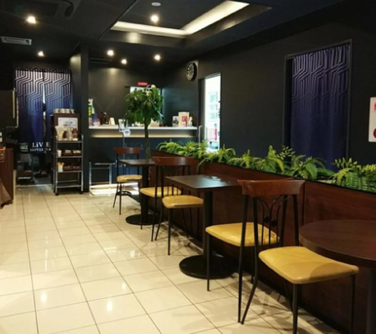 Restaurant/places to eat in HOTEL LiVEMAX Umeda Doyama