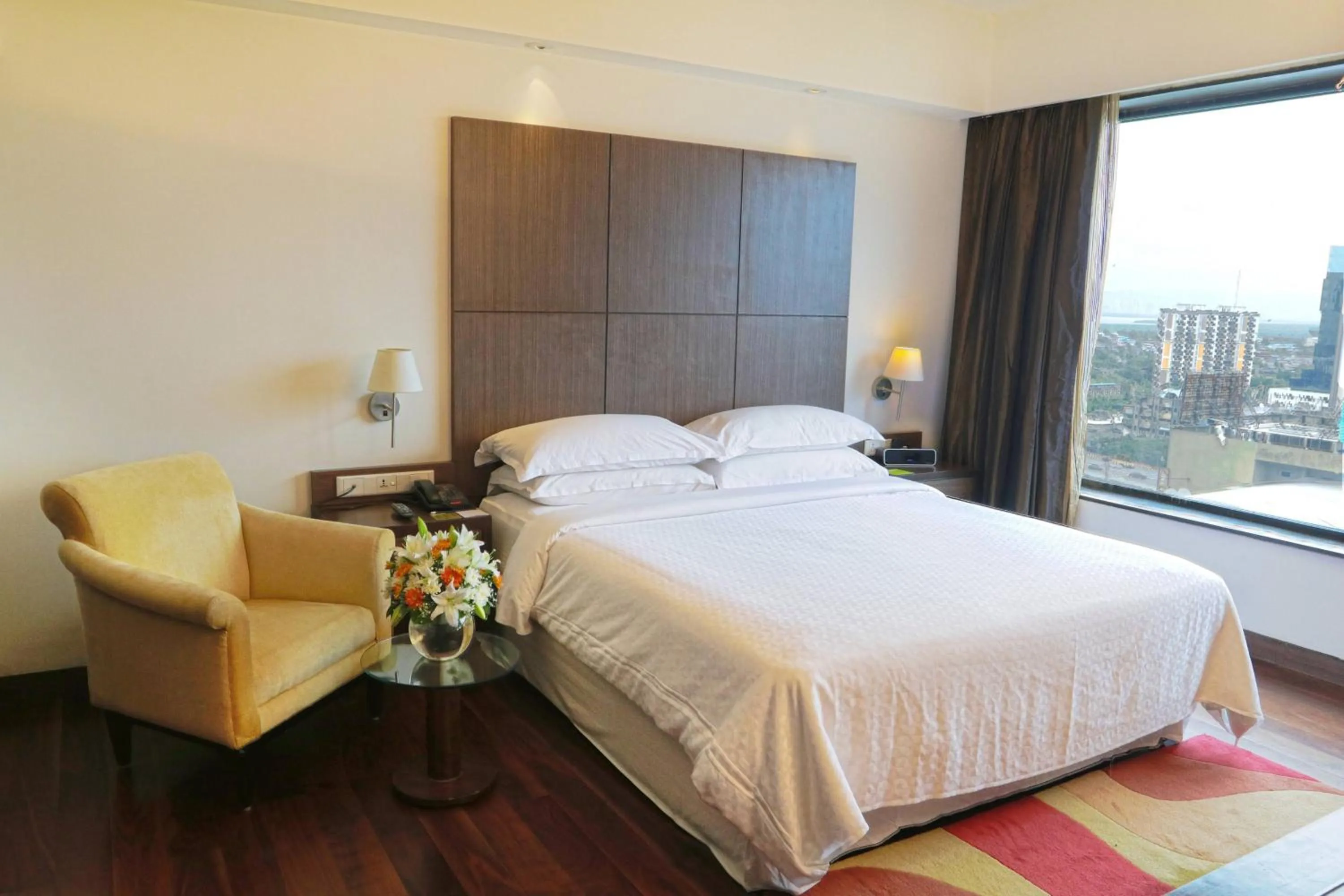 Photo of the whole room, Bed in Four Points by Sheraton Navi Mumbai, Vashi