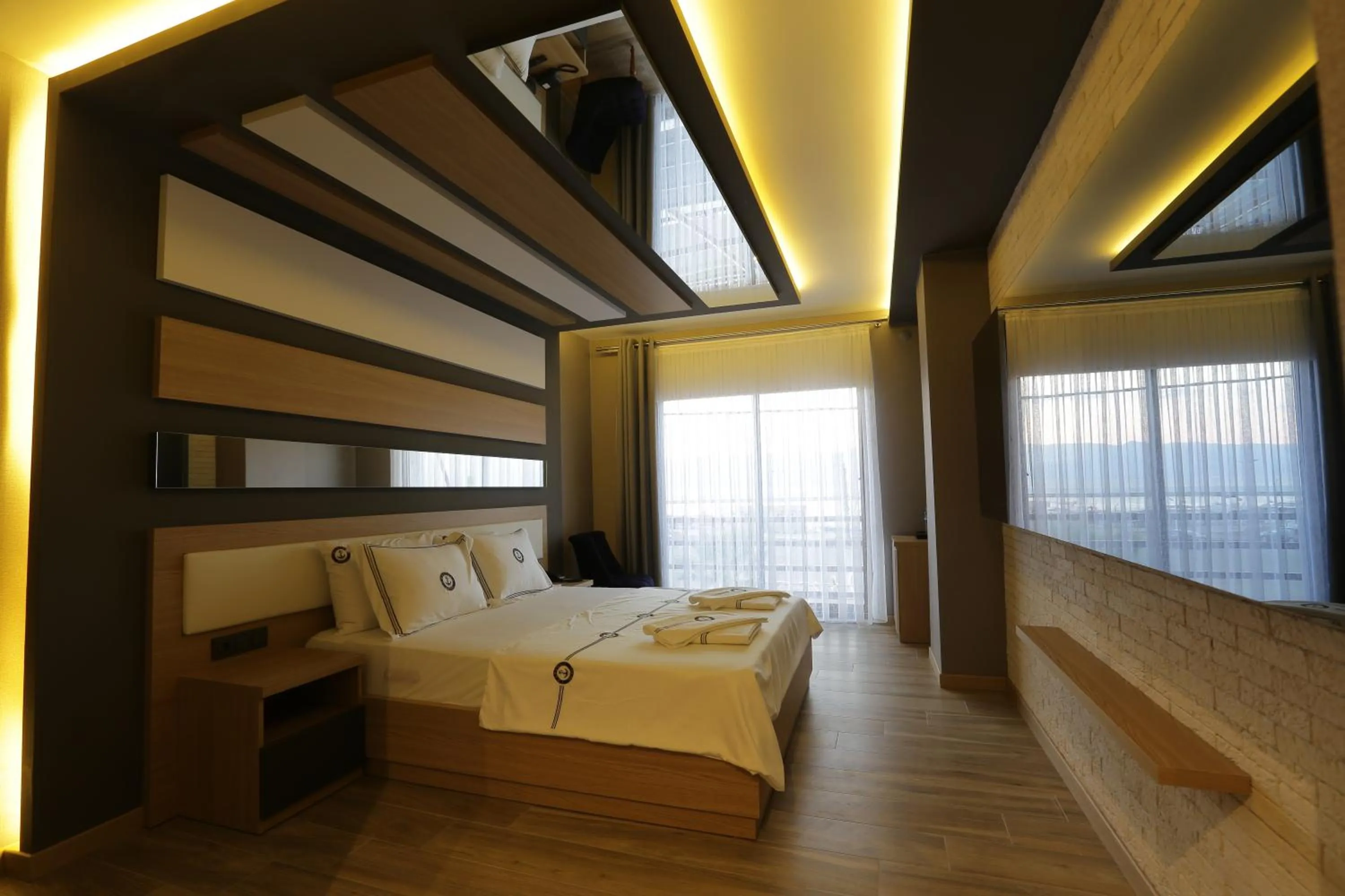 Photo of the whole room, Bed in Burhaniye Marina Boutique Hotel