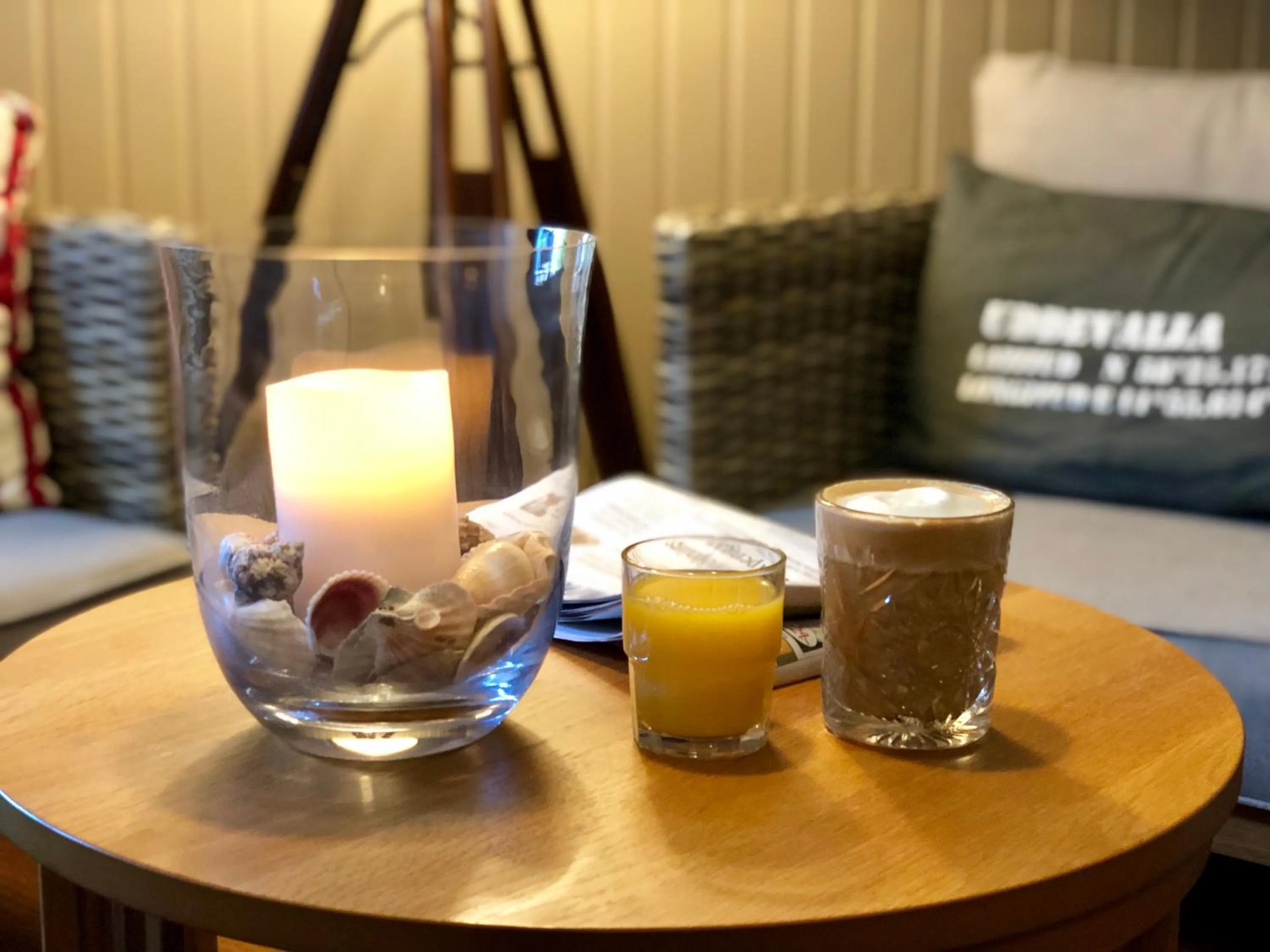 Communal lounge/ TV room in Hotell Uddewalla