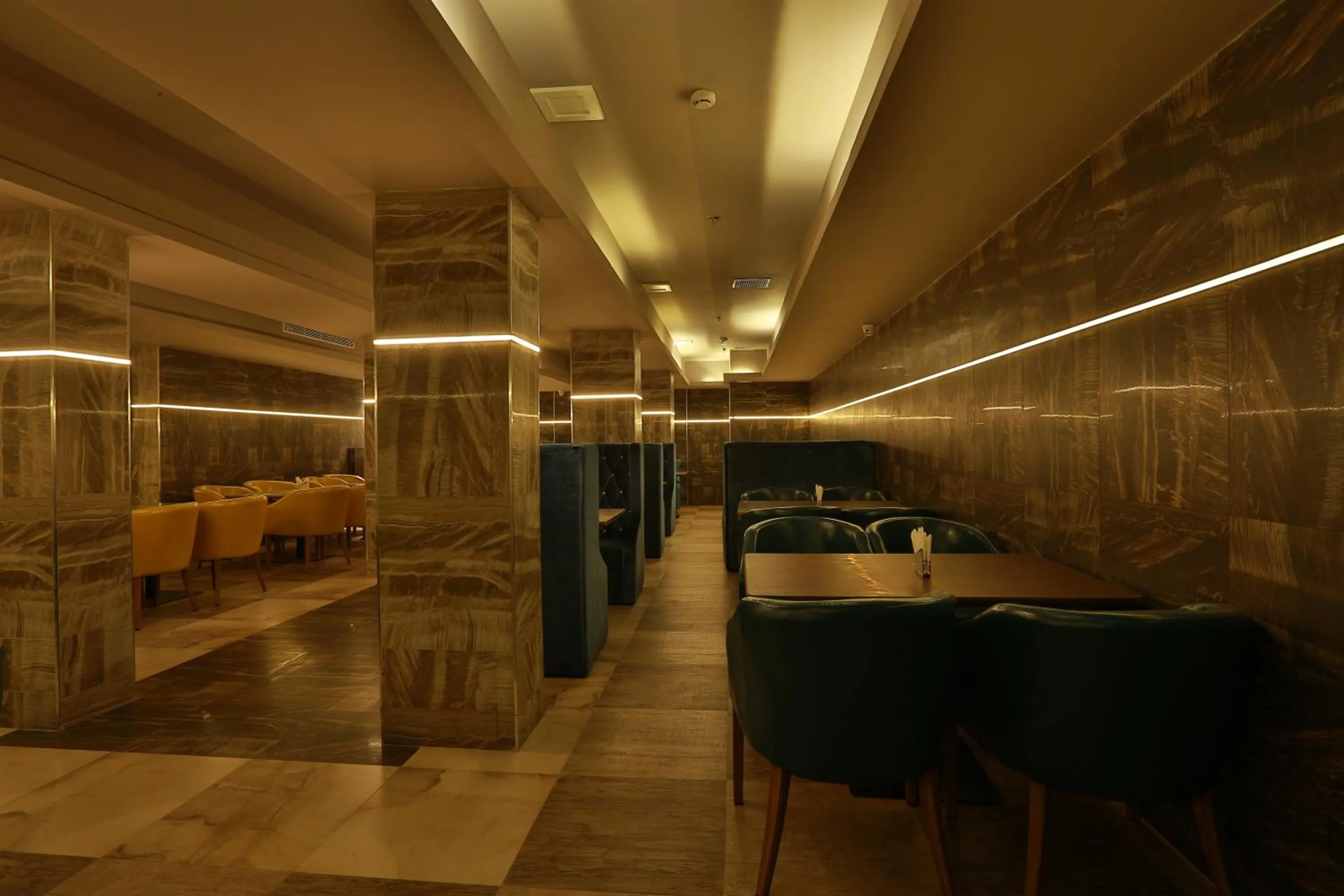 Lounge or bar in Hotel Luminara