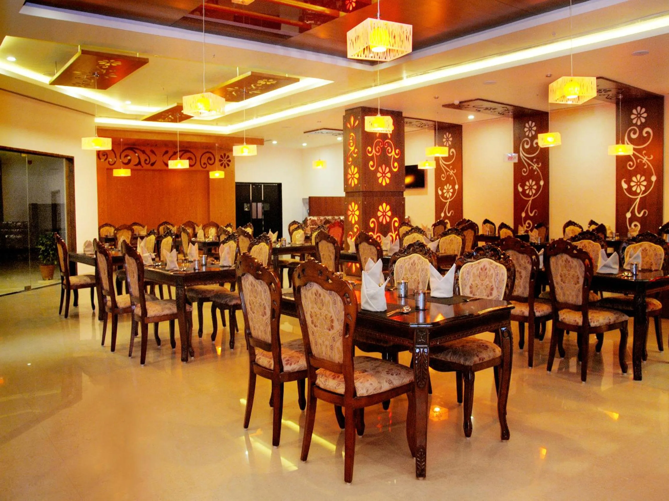 Restaurant/places to eat in Fortune Select Grand Ridge, Tirupati - Member ITC Hotels' Group
