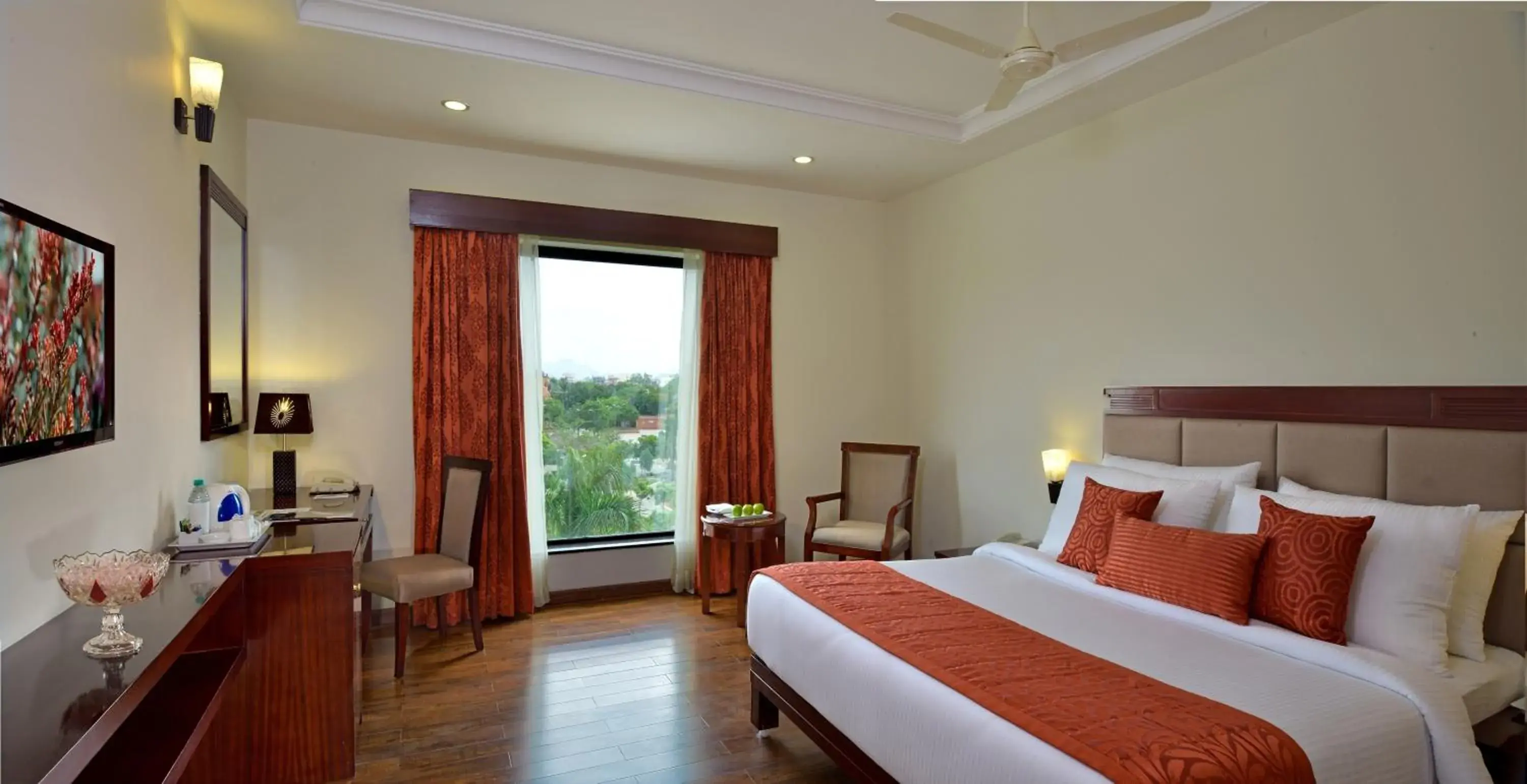 Deluxe Room in Fortune Select Grand Ridge, Tirupati - Member ITC Hotels' Group Deluxe Room in Fortune Select Grand Ridge, Tirupati - Member ITC Hotels' Group