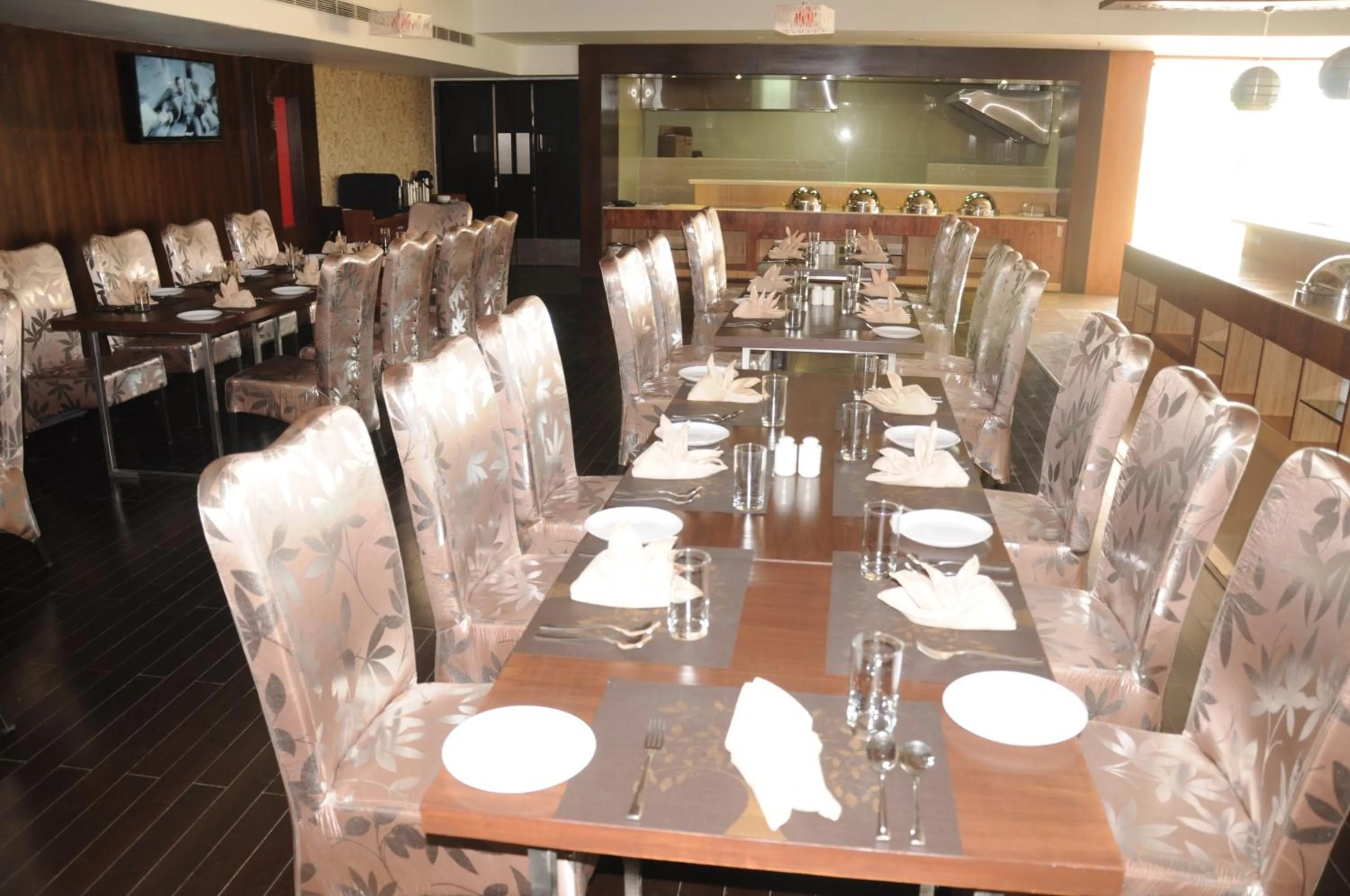 Restaurant/places to eat in Fortune Select Grand Ridge, Tirupati - Member ITC Hotels' Group