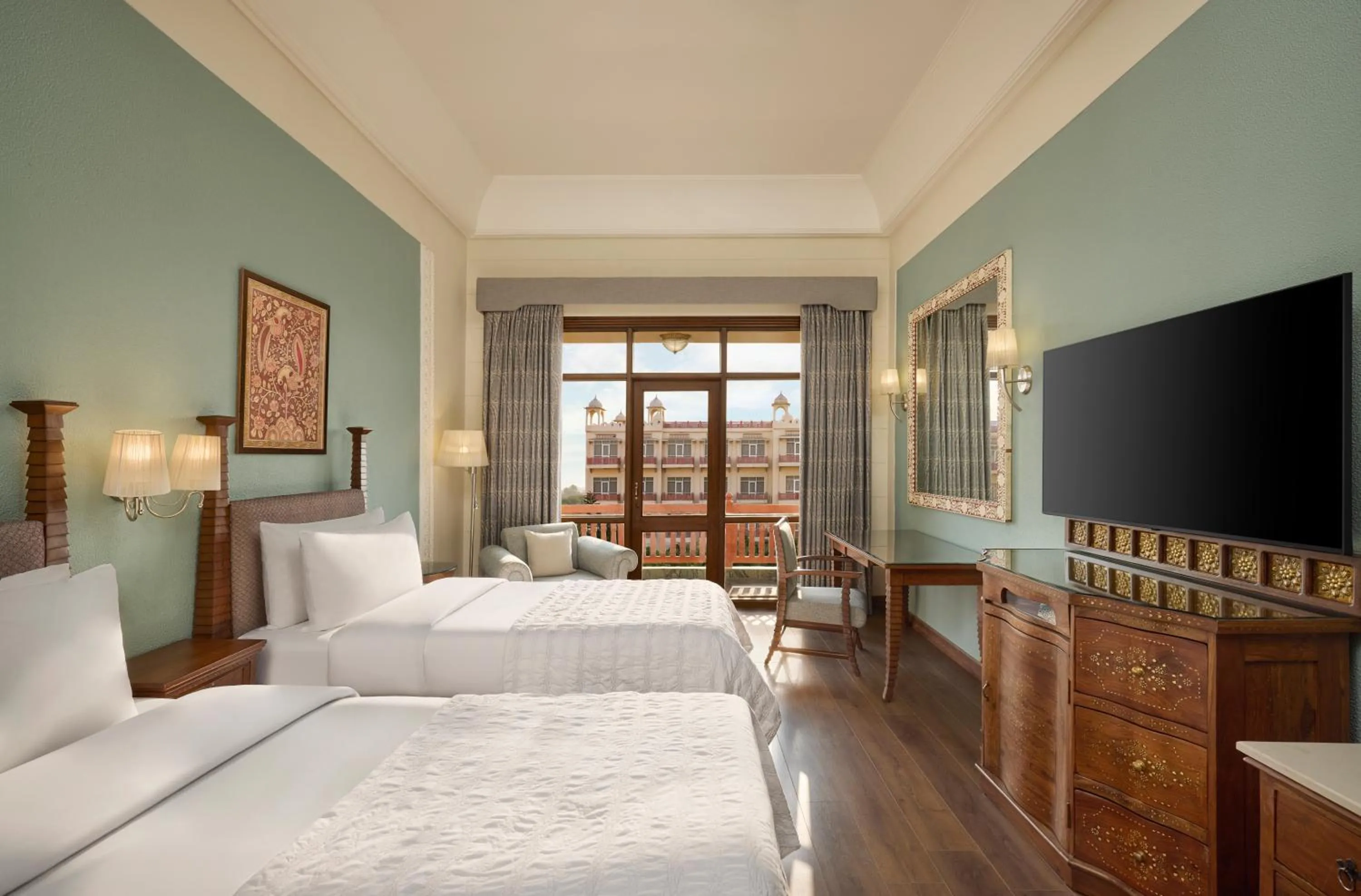 Bedroom, Bed in Le Meridien Jaipur Resort & Spa