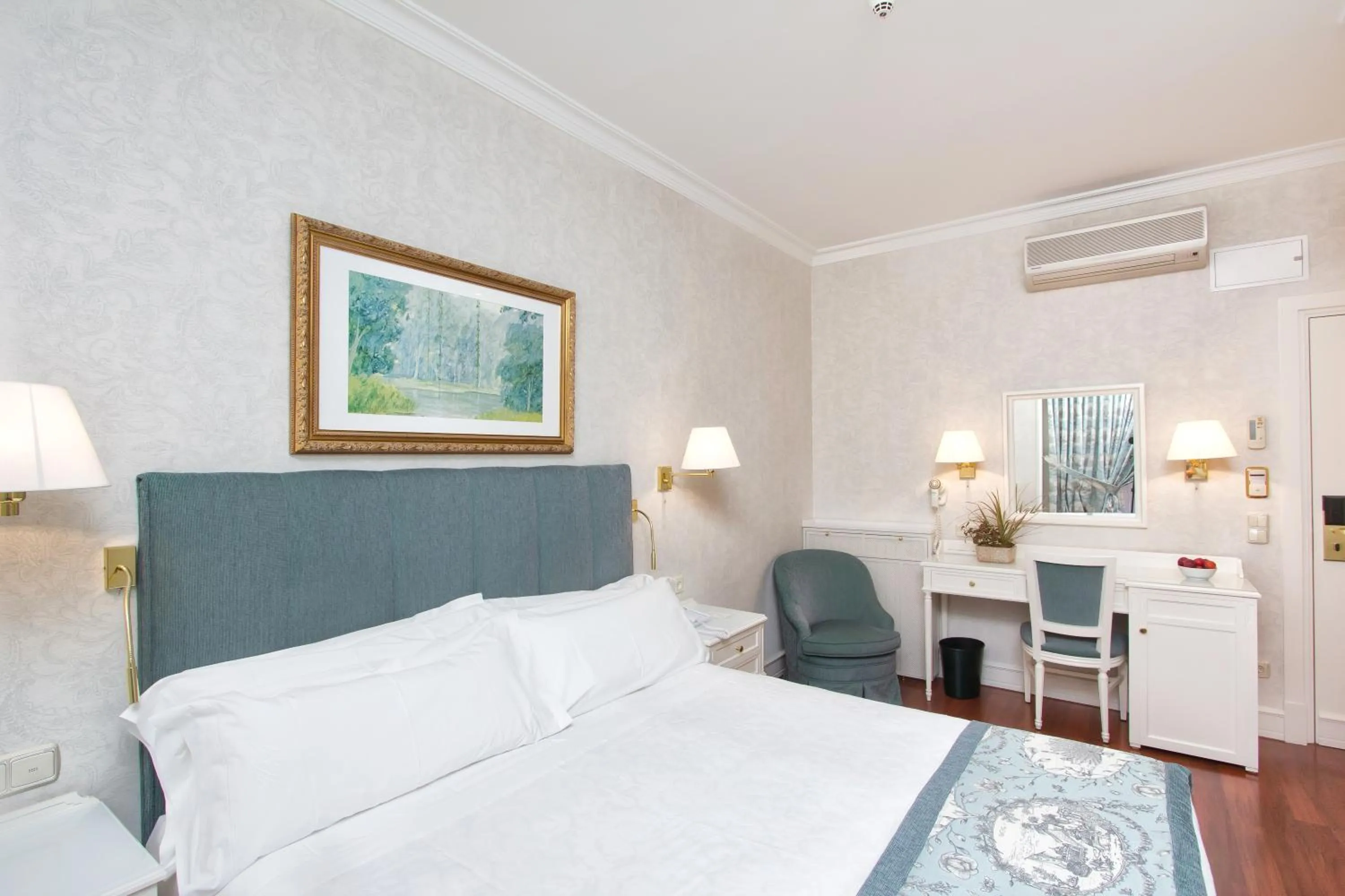 Bedroom, Bed in Hotel Atlántico