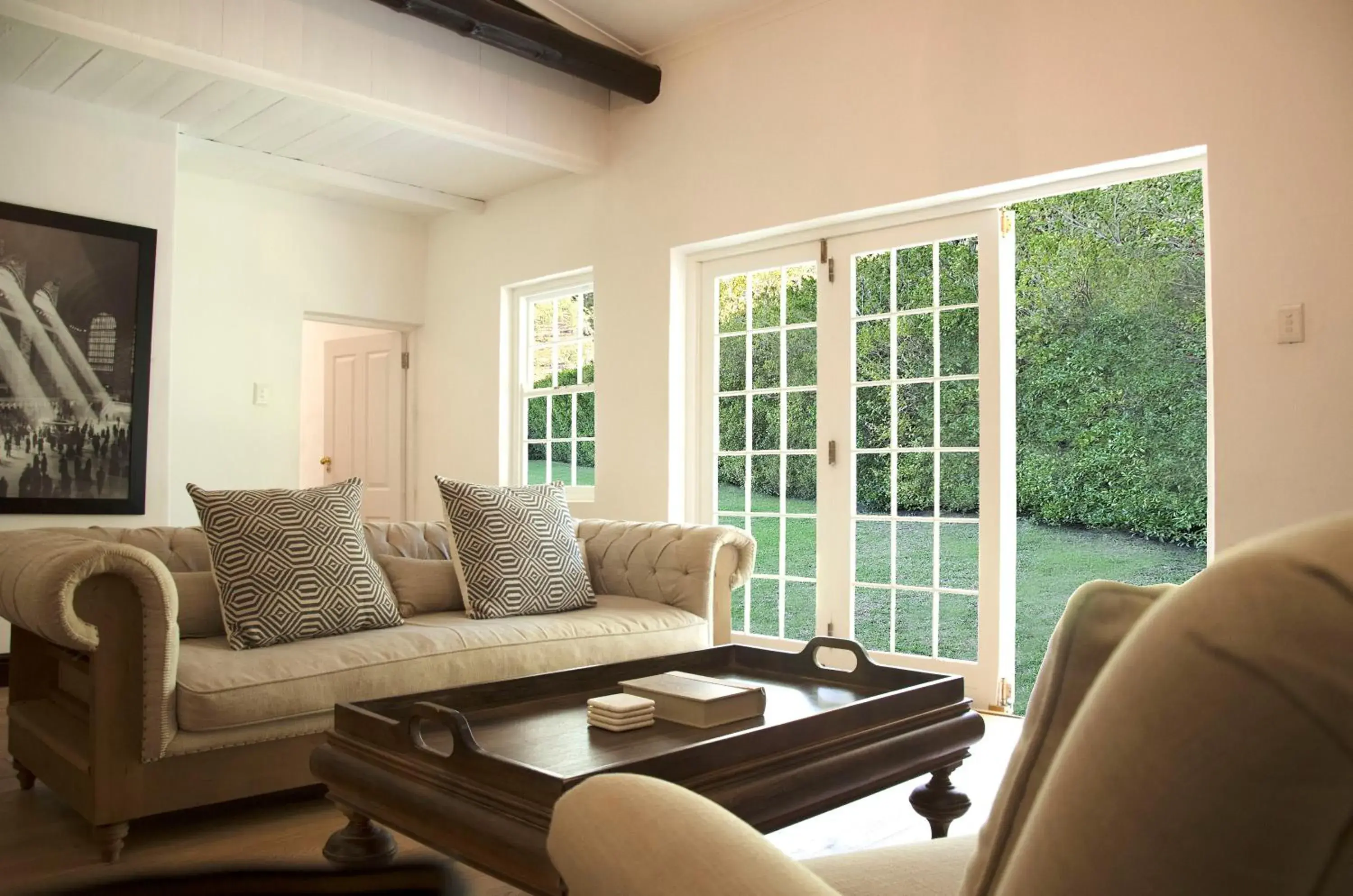 Two-Bedroom Suite in La Paris Estate Two-Bedroom Suite in La Paris Estate