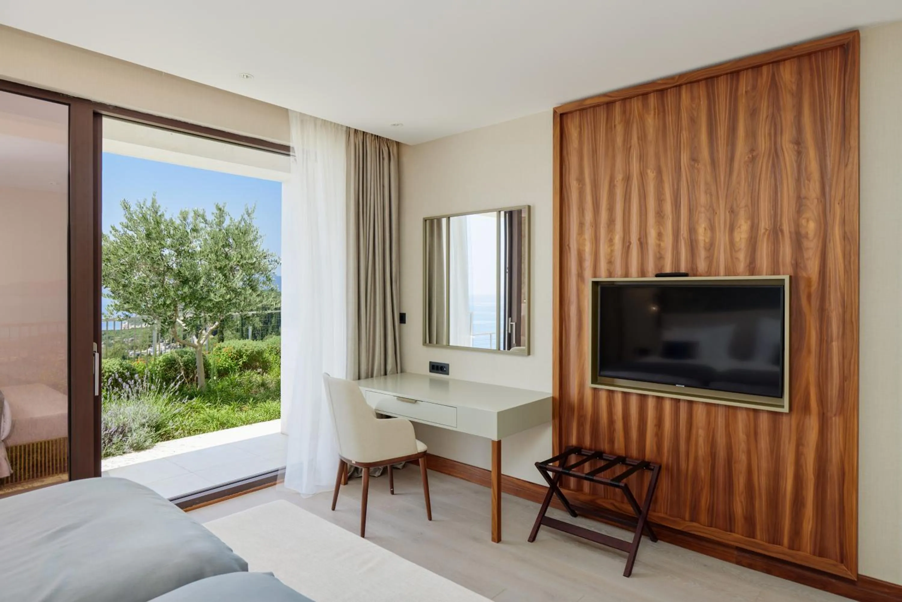 Bedroom, Bed in ĀNANTI Resort, Residences & Beach Club - The Leading Hotels of the World