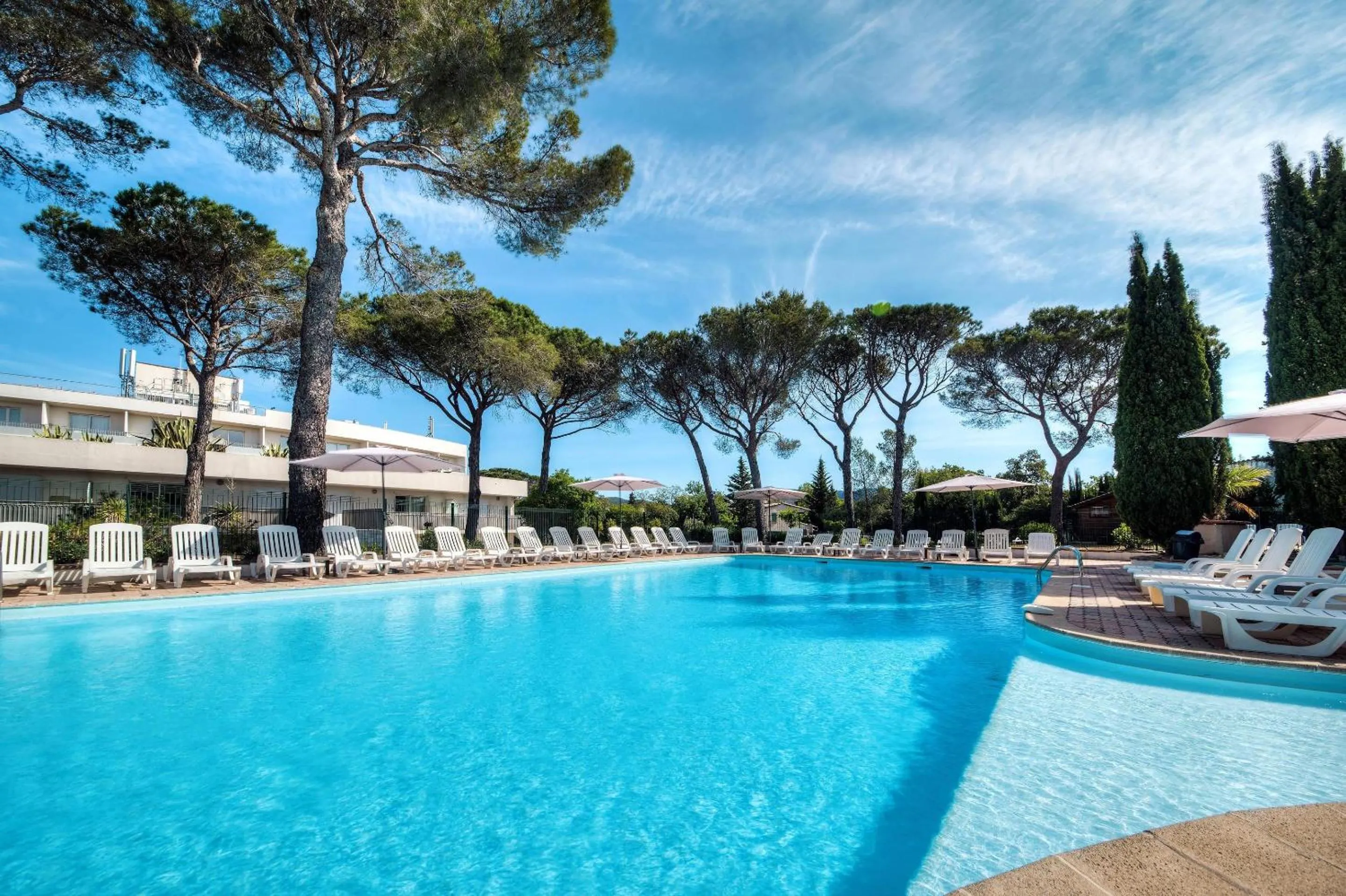 Swimming pool in Comfort Aparthotel Frejus La Tour de Mare
