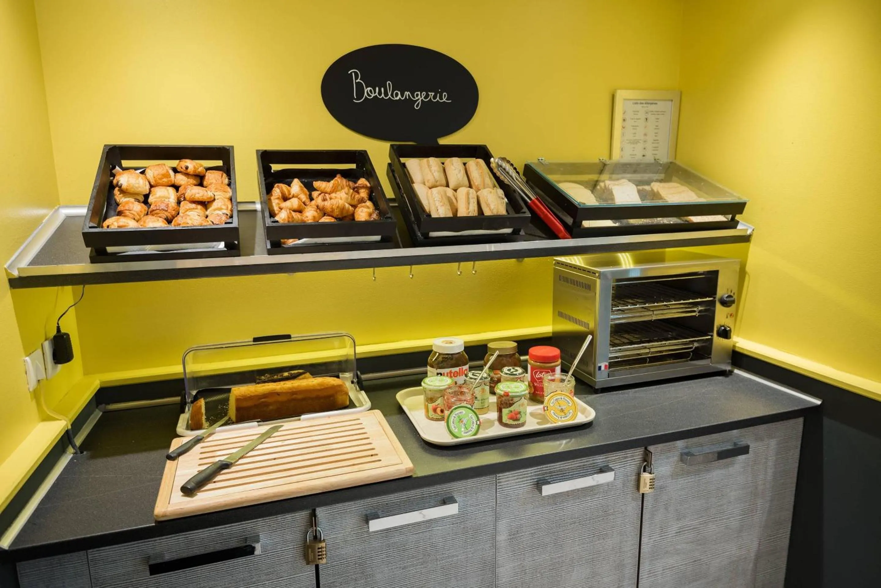 Breakfast in Comfort Aparthotel Frejus La Tour de Mare