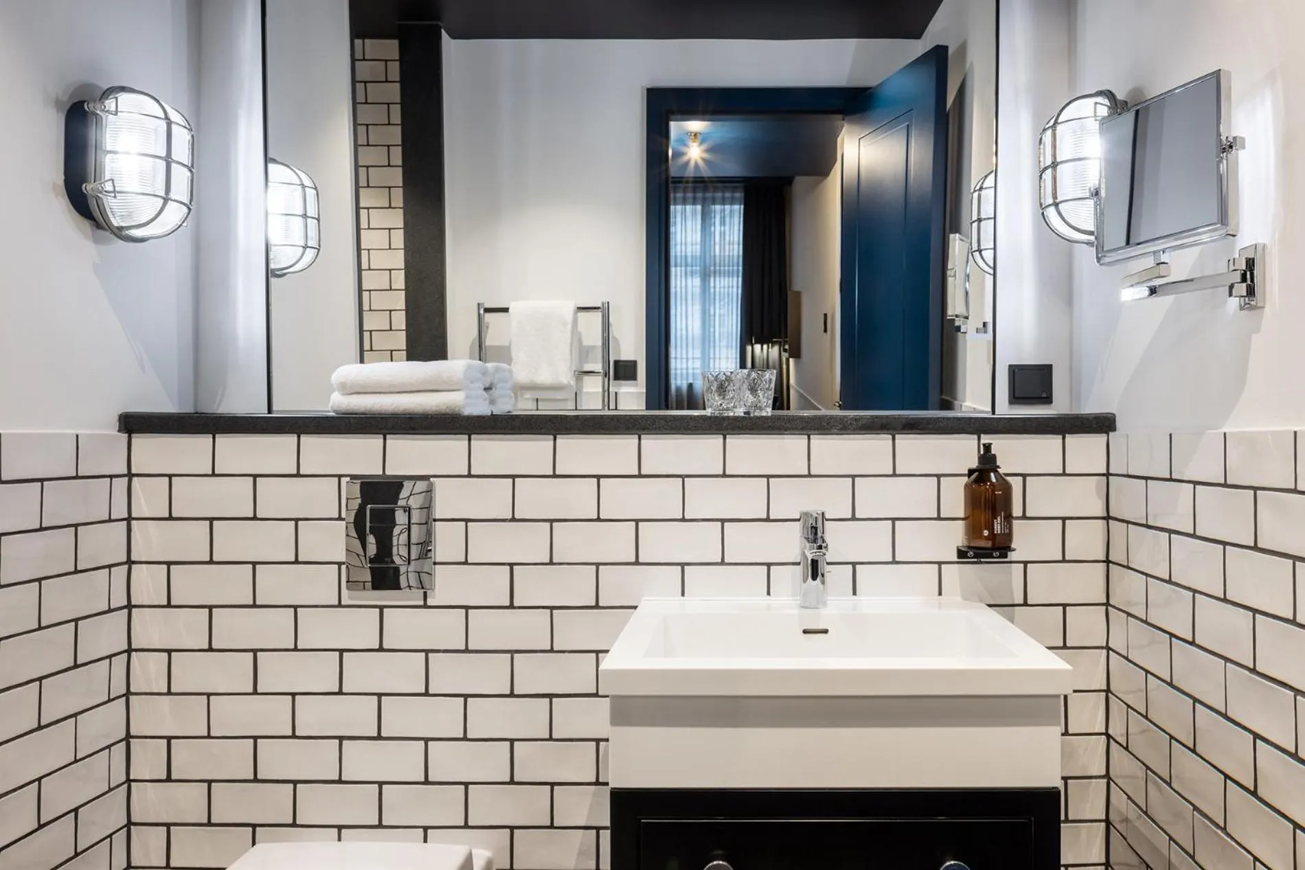 Bathroom in Hotel AMO by AMANO Friedrichstraße