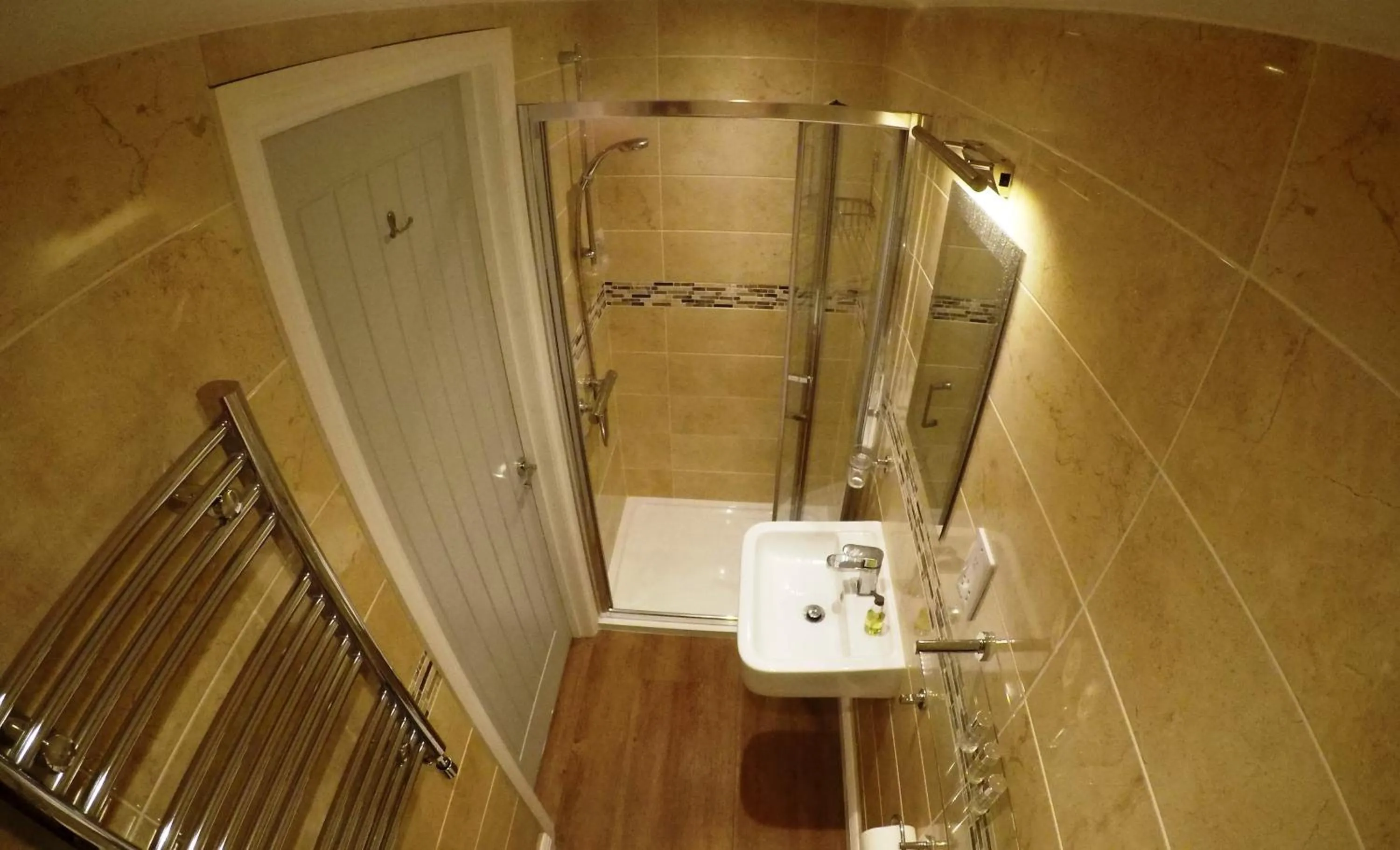 Shower in The Vine B & B