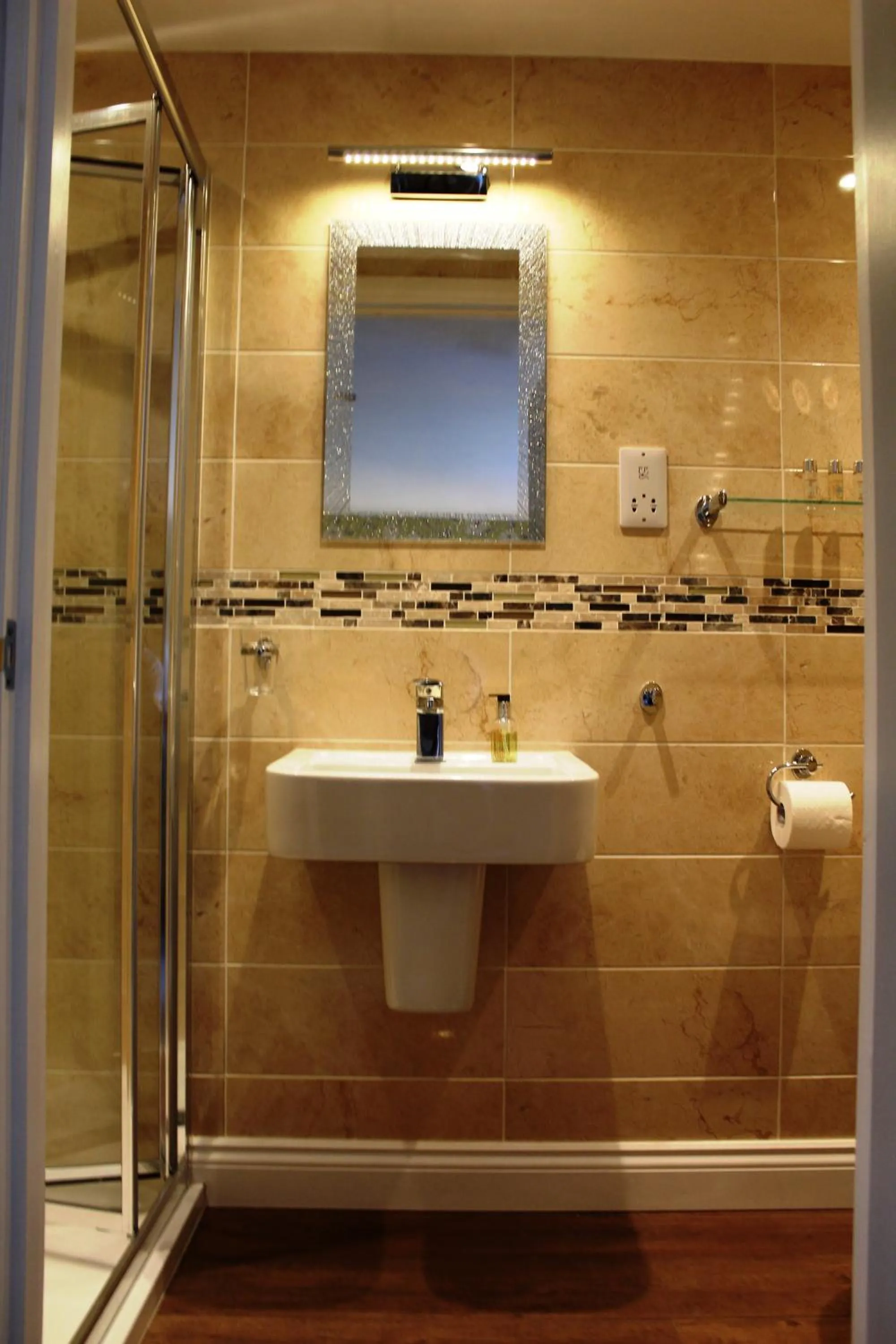 Shower in The Vine B & B